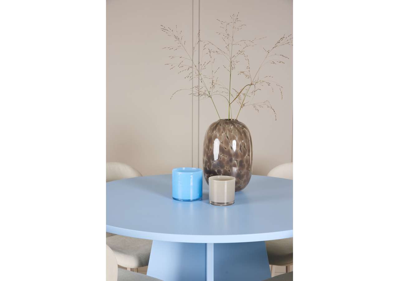 Eleganter Esstisch Bootcut mit Lilja Stühlen von Venture Home – modernes Design für stilvolle Esszimmer.