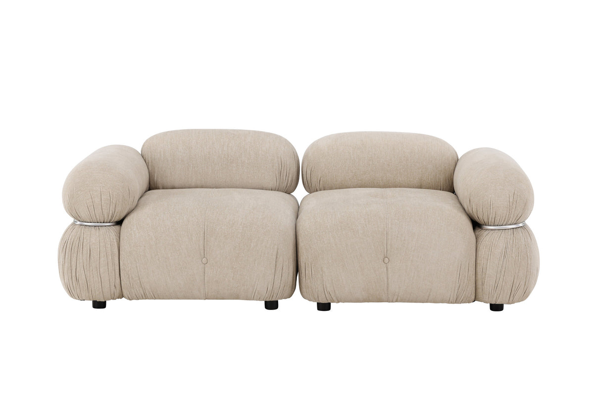 Mika 2-Sitzer-Sofa in Beige präsentiert im Onlineshop von KAQTU Design AG. 2er Sofa ist von Venture Home