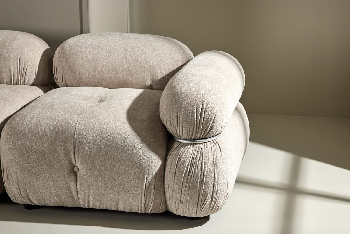Mika Corner Sofa in Beige präsentiert im Onlineshop von KAQTU Design AG. Ecksofa ist von Venture Home