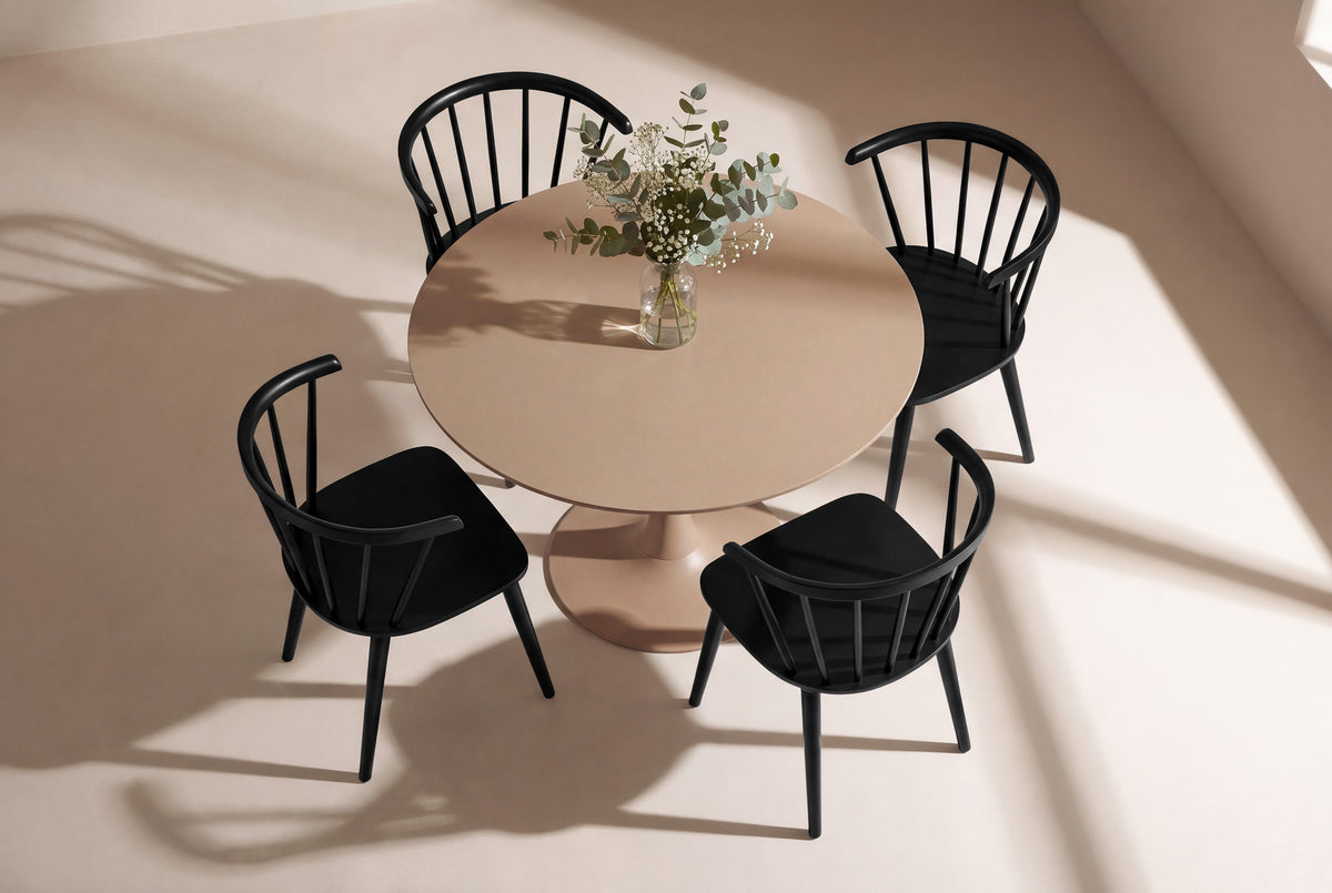 Glade Dining Set mit Stühlen Bobby in Schwarz präsentiert im Onlineshop von KAQTU Design AG. Esszimmerset ist von Venture Home