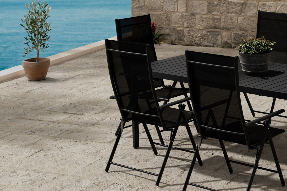 Giardini Esstisch mit Levanzo Stühlen in Schwarz präsentiert im Onlineshop von KAQTU Design AG. Gartentischset ist von Venture Home