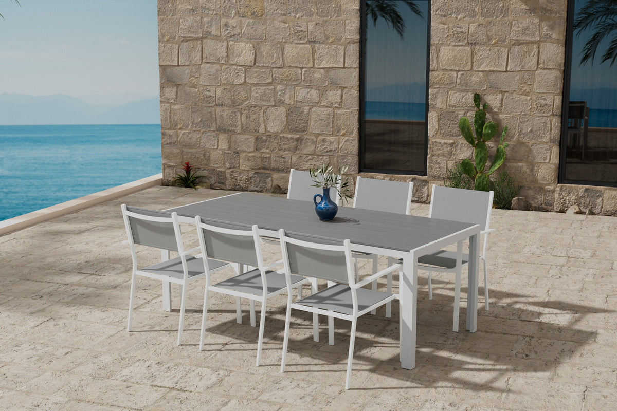 Esstisch mit Copacabana Stühlen in Grau präsentiert im Onlineshop von KAQTU Design AG. Gartentischset ist von Venture Home