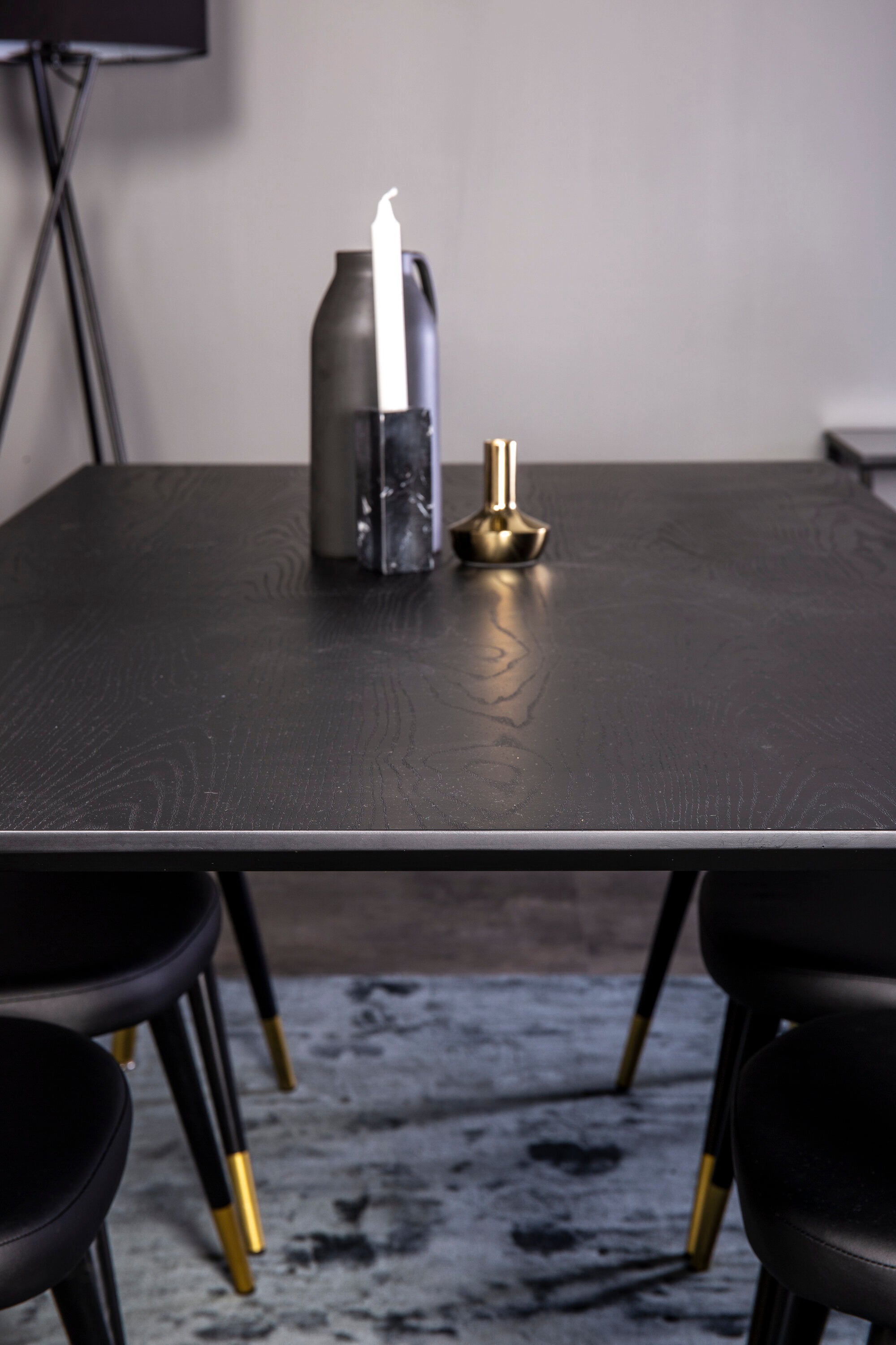 Dipp Esszimmerset + Velvet 180cm/6St. in Schwarz / Altrosa / Gold präsentiert im Onlineshop von KAQTU Design AG. Esszimmerset ist von Venture Home