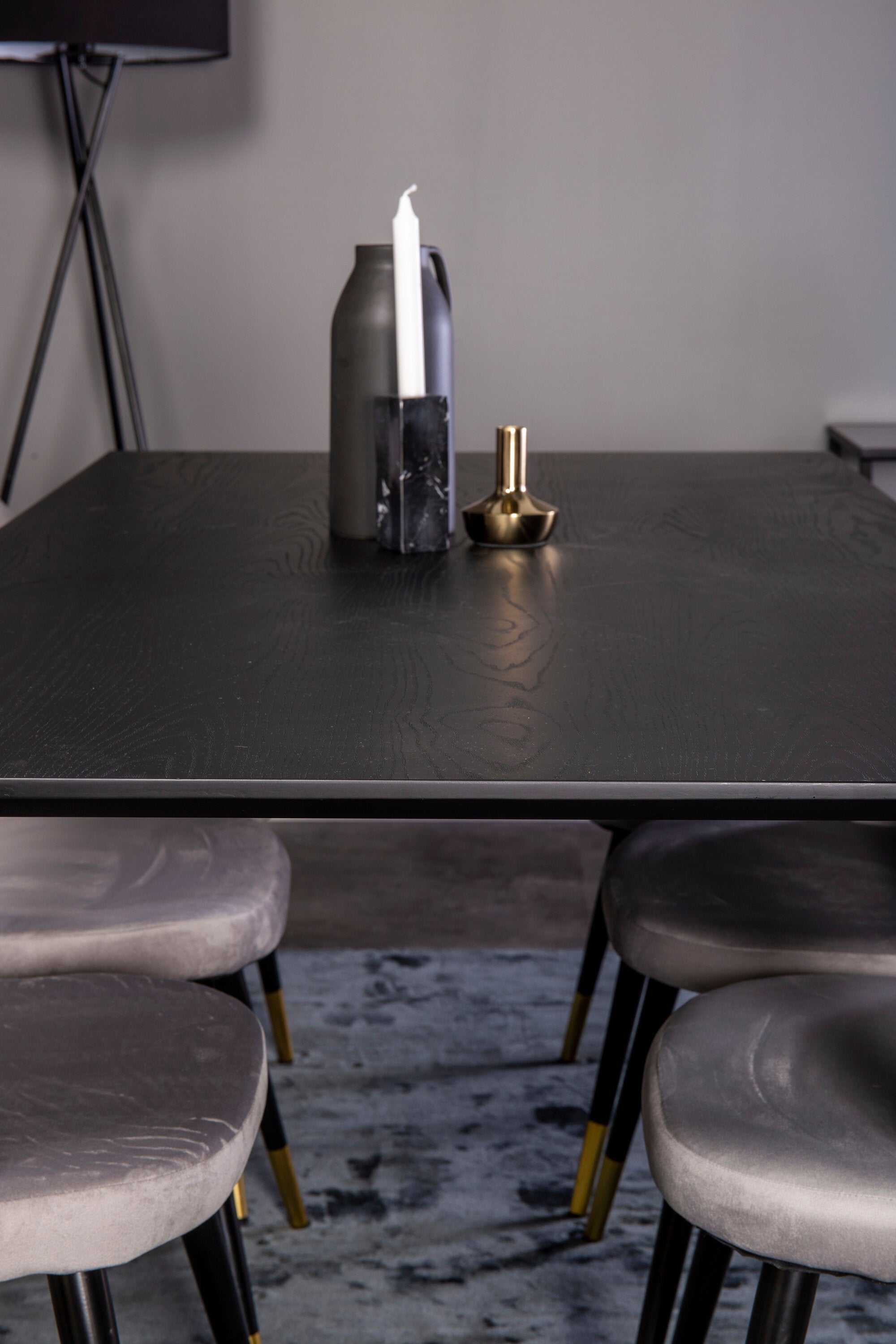 Dipp Esszimmerset + Velvet 180cm/6St. in Schwarz / Gold / Grau präsentiert im Onlineshop von KAQTU Design AG. Esszimmerset ist von Venture Home
