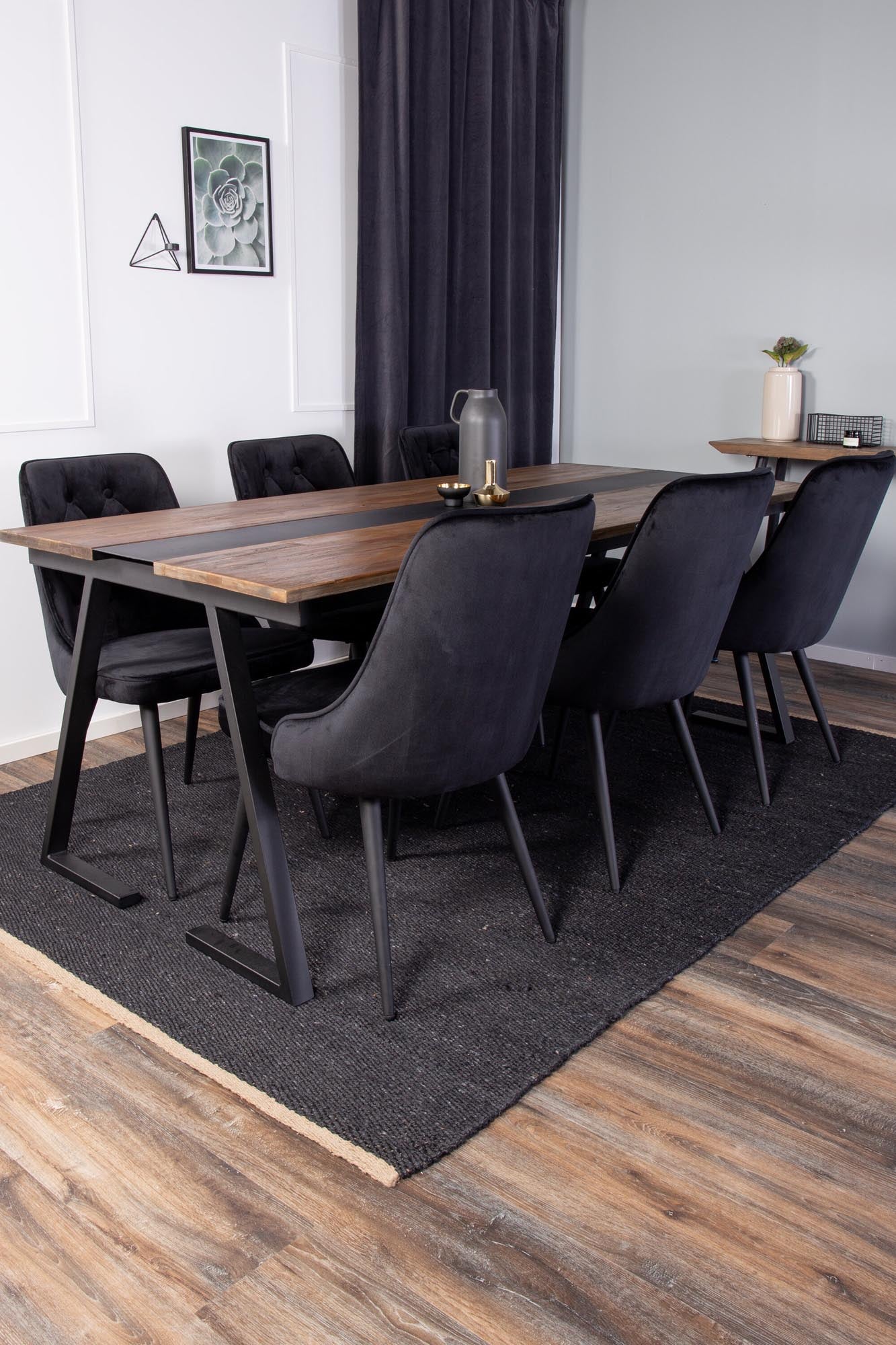 Jakarta Esszimmerset + Velvet Deluxe 200cm/6St. in Schwarz präsentiert im Onlineshop von KAQTU Design AG. Esszimmerset ist von Venture Home