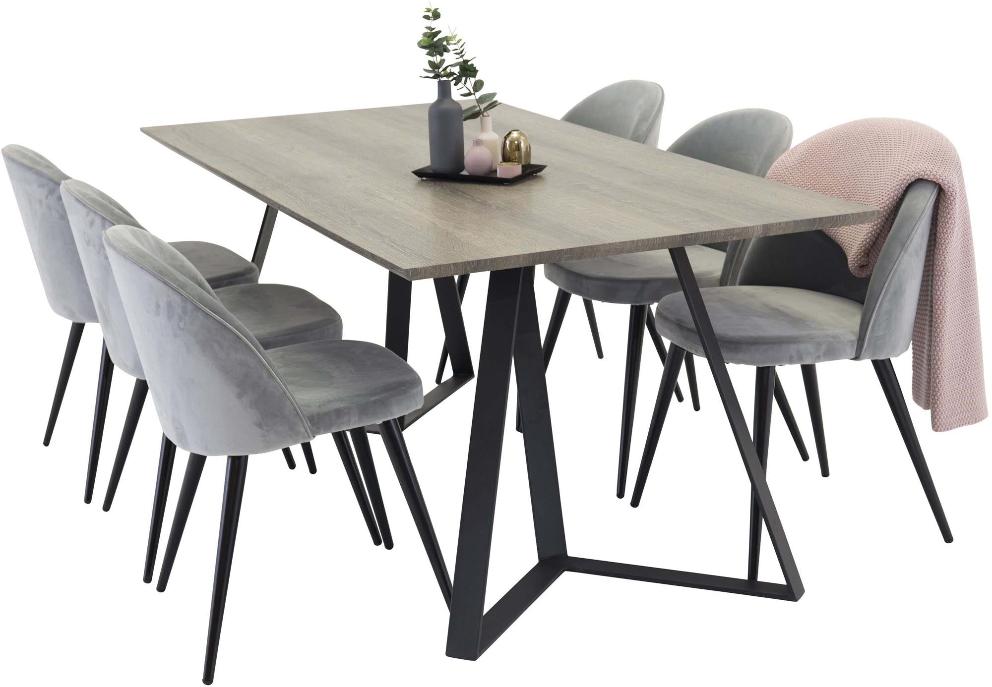 Erleben Sie das Marina Esszimmerset Velvet von Venture Home: Ein großzügiger 180 cm Esstisch und luxuriöse Stühle für stilvolle Essensrunden.