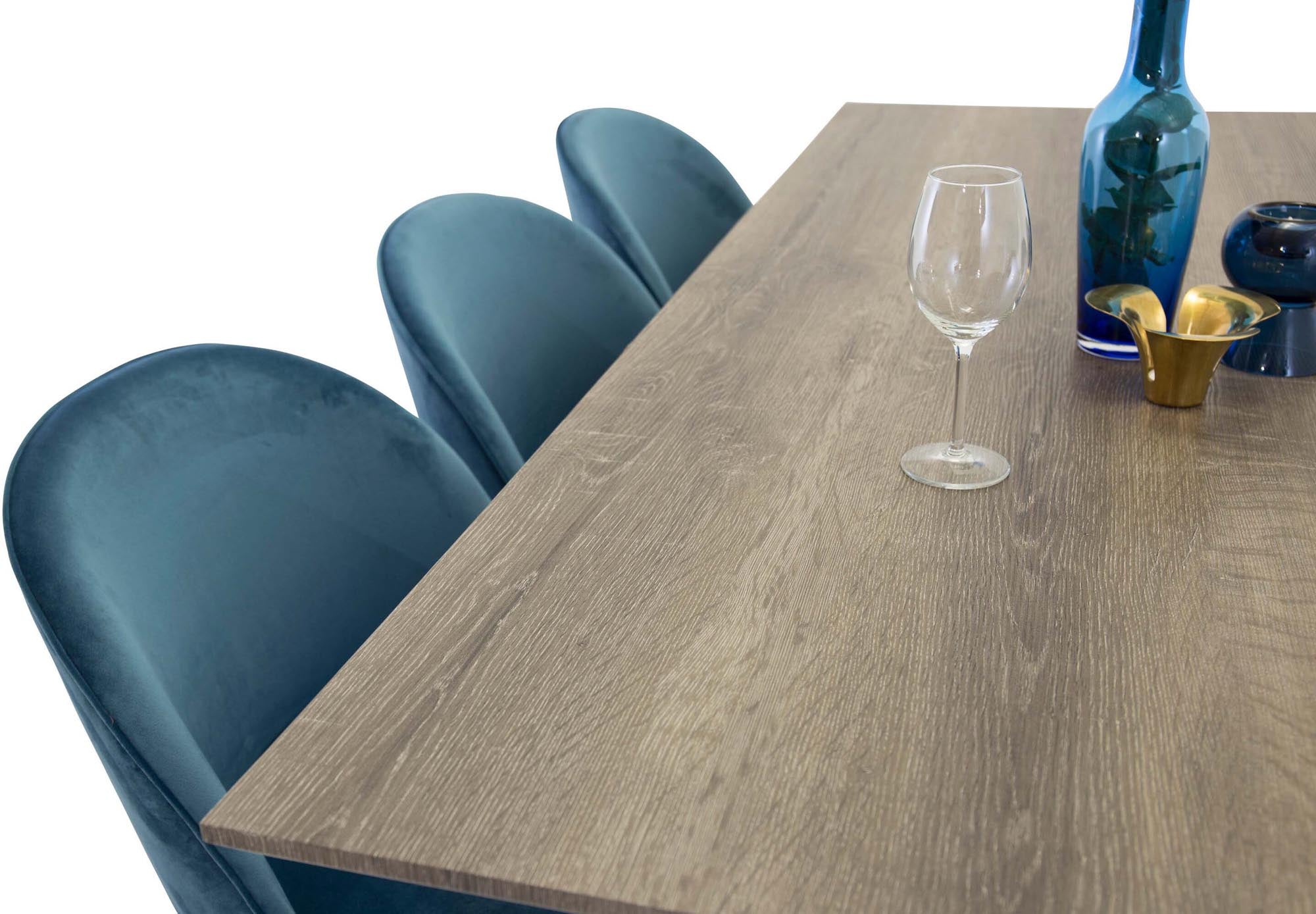 Elegantes Marina Esszimmerset Velvet: Komfort und Stil vereint.