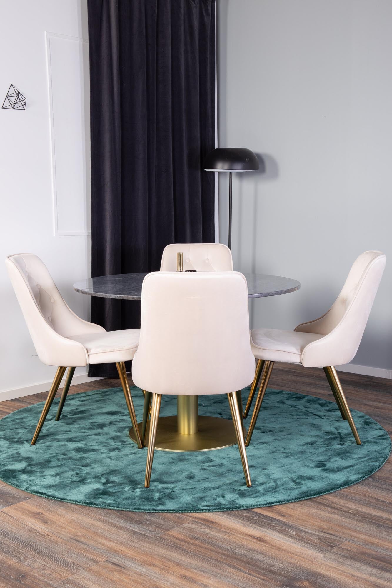 Elegantes Esszimmerset mit Marmortisch und luxuriösen Samtstühlen. Ideal für gesellige Abende und stilvolle Anlässe.