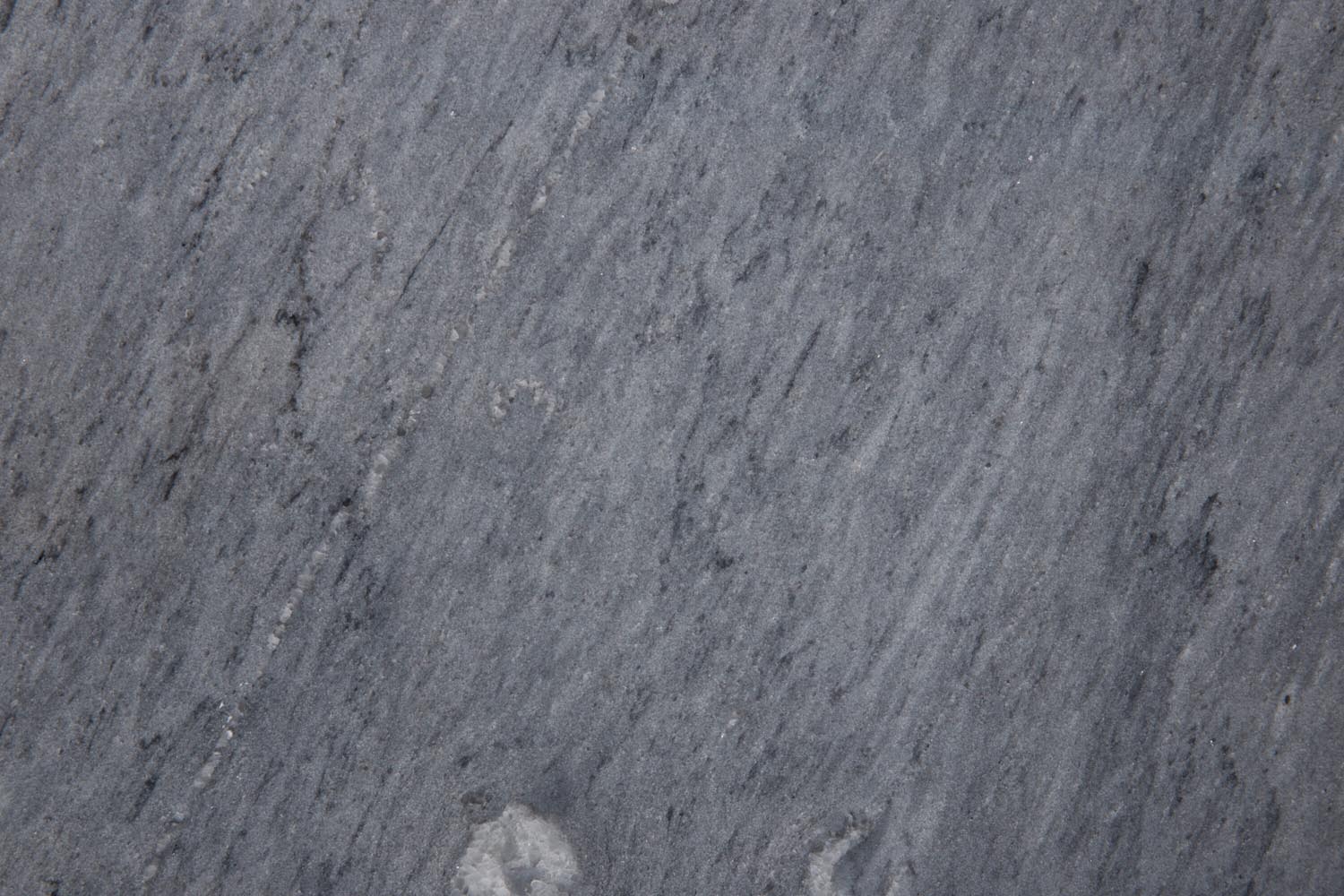 Elegantes Esszimmerset Estelle mit luxuriösem Velvet Deluxe, 140cm Tisch und 4 stilvollen Stühlen für unvergessliche Essmomente.