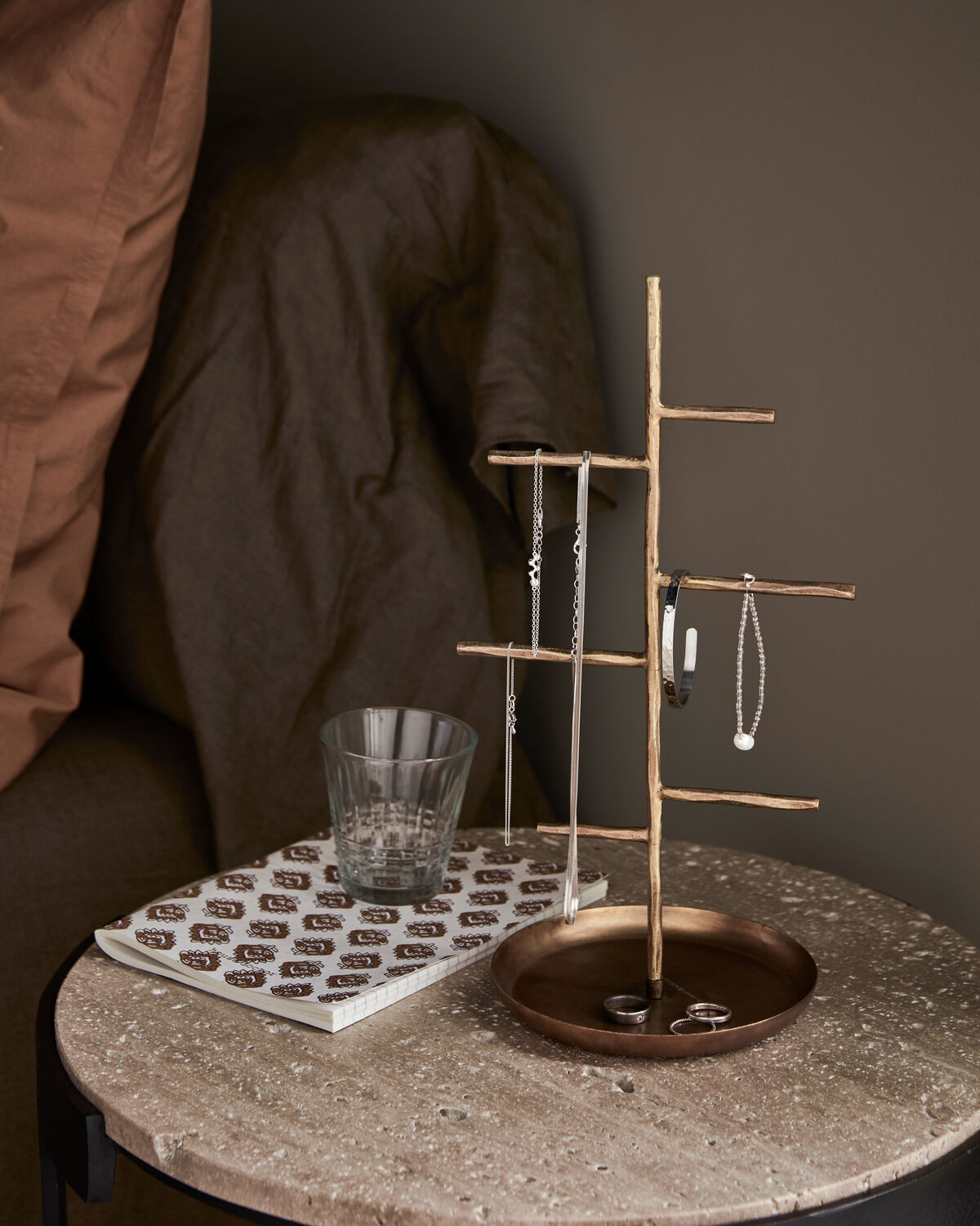 Jewellery stand, HDJewel, Mattes Messing-Finish in Mattes Messing-Finish präsentiert im Onlineshop von KAQTU Design AG. Dekoration ist von House Doctor