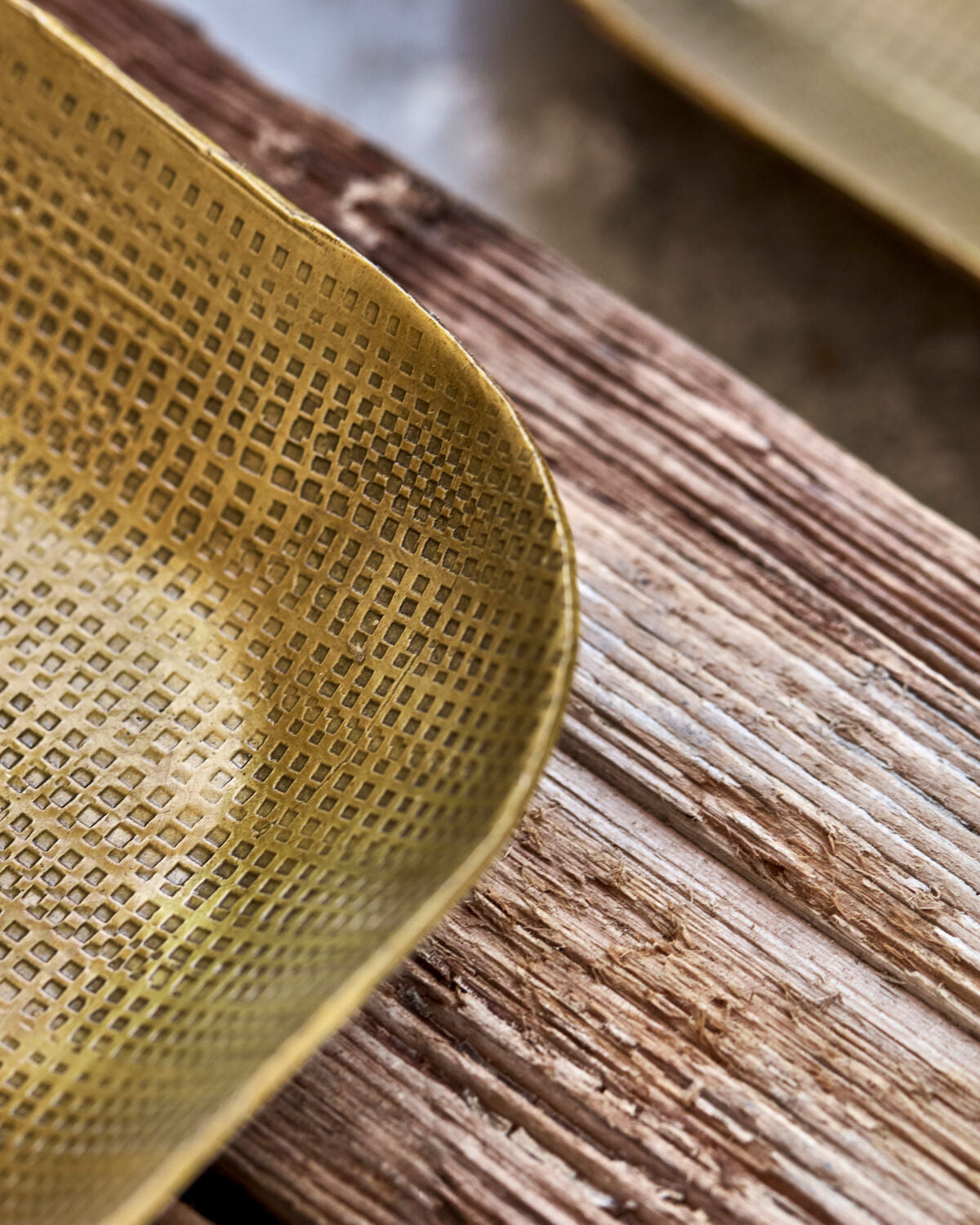 Tabletts, HDPlato, Gold in Gold präsentiert im Onlineshop von KAQTU Design AG. Tablett ist von House Doctor