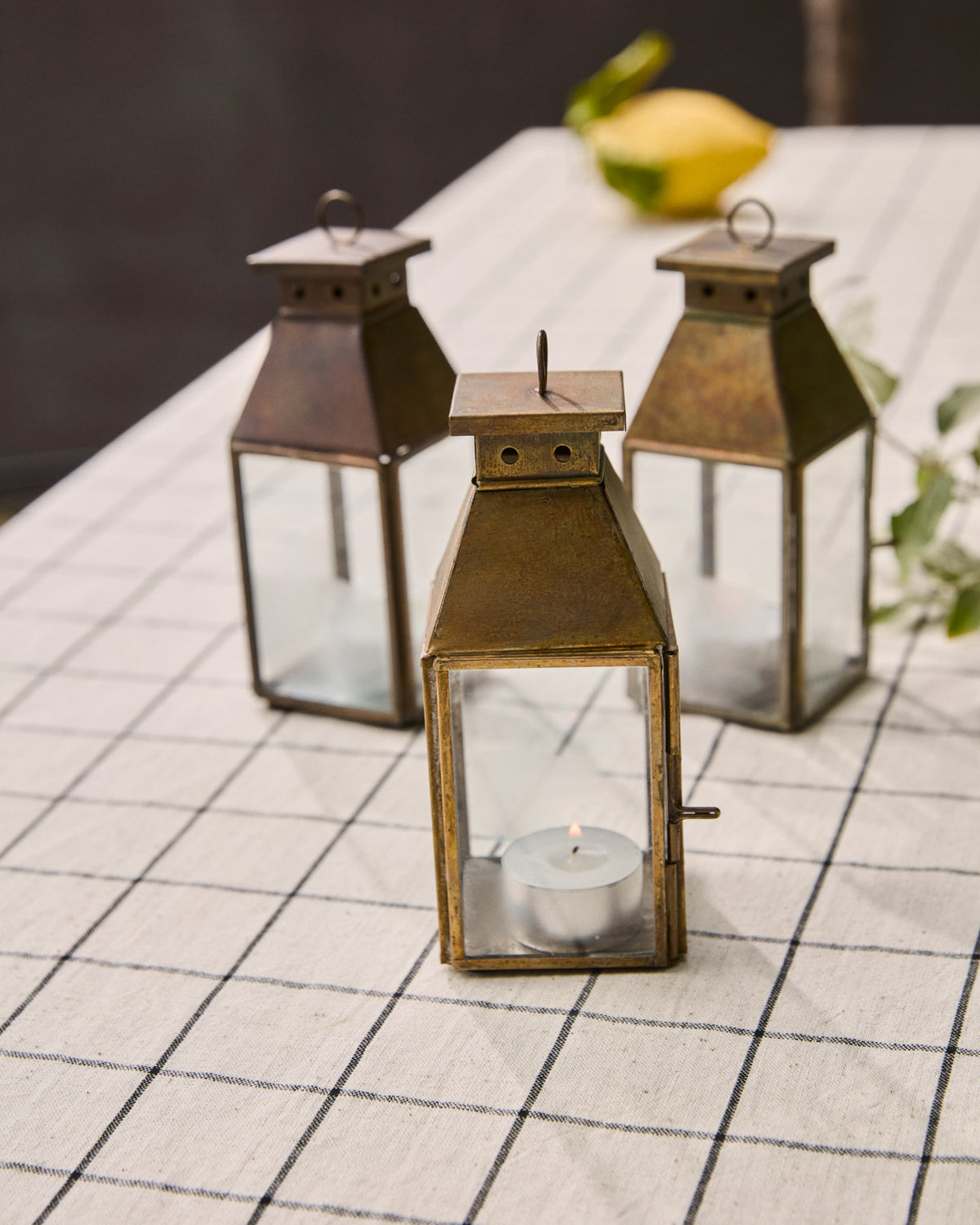 Windlicht, HDTilka, Antikes Messing-Finish in Antikes Messing-Finish präsentiert im Onlineshop von KAQTU Design AG. Laterne ist von House Doctor