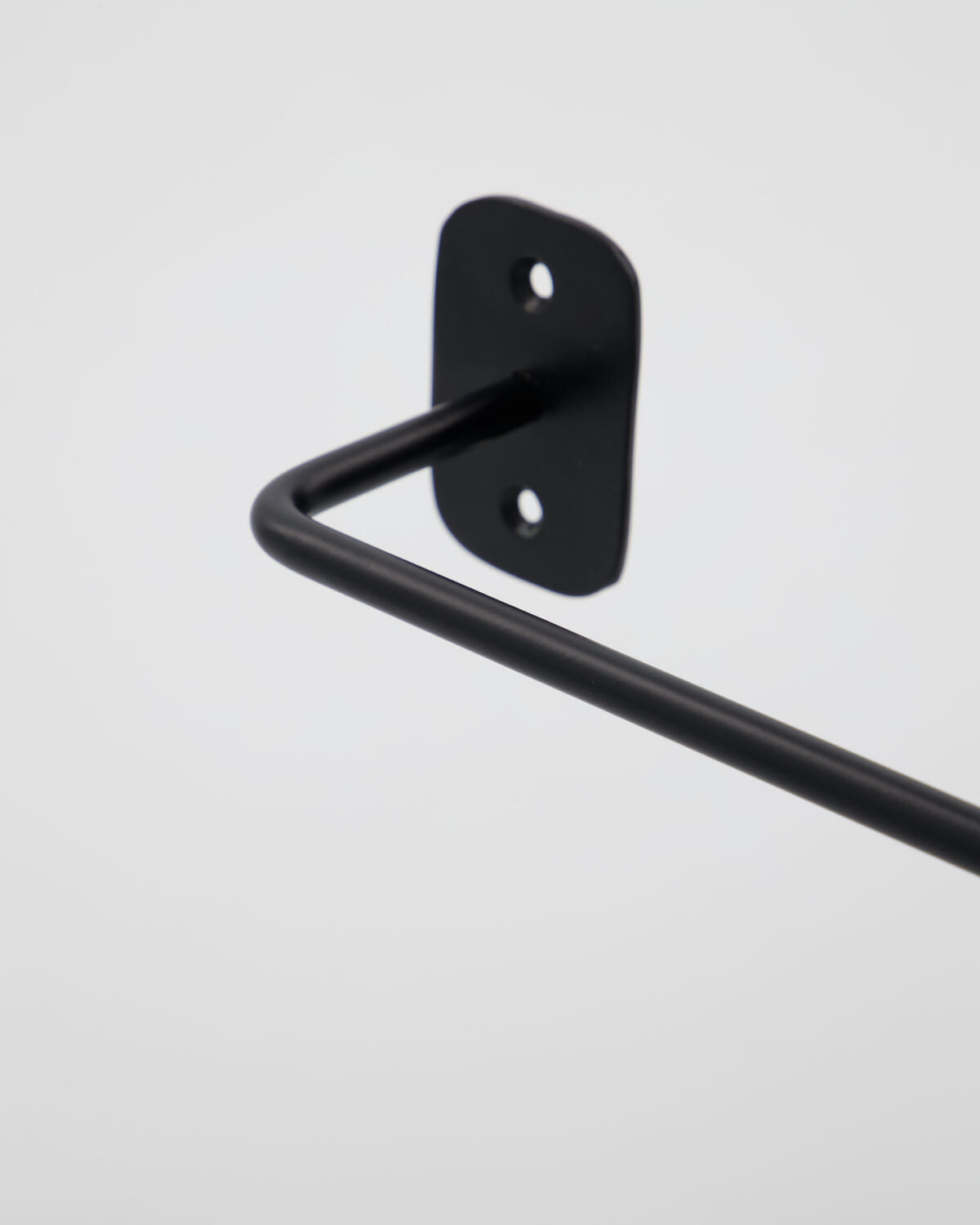 Handtuchhalter, Pati, Schwarz in Schwarz präsentiert im Onlineshop von KAQTU Design AG. Handtuchhalter ist von House Doctor