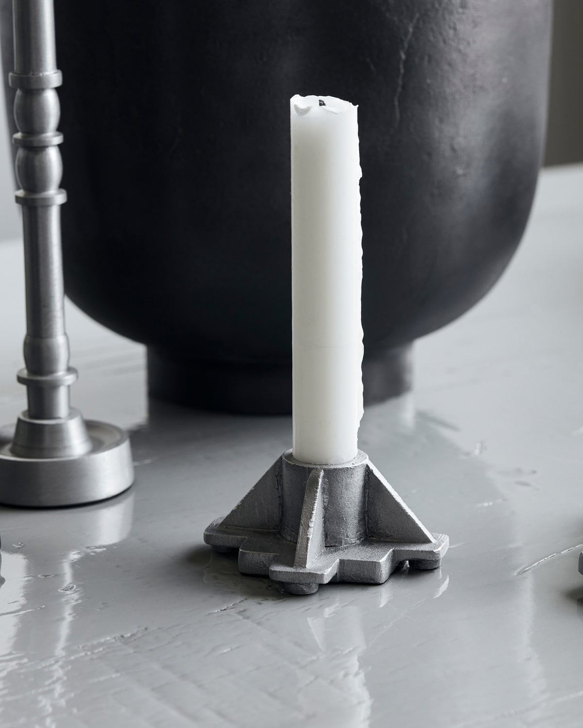Kerzenständer, Castle in Antik-Aluminium präsentiert im Onlineshop von KAQTU Design AG. Kerzenständer ist von House Doctor