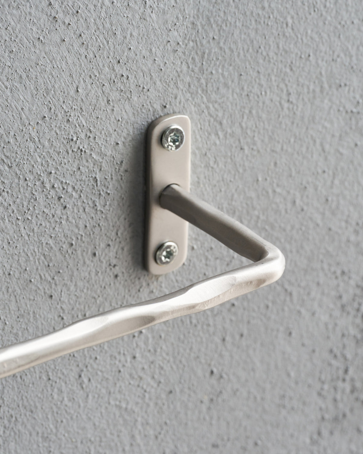Toilettenpapierhalter, HDWelo, Gebürstetes Silber-Finish in Gebürstetes Silber-Finish präsentiert im Onlineshop von KAQTU Design AG. Badzubehör ist von House Doctor