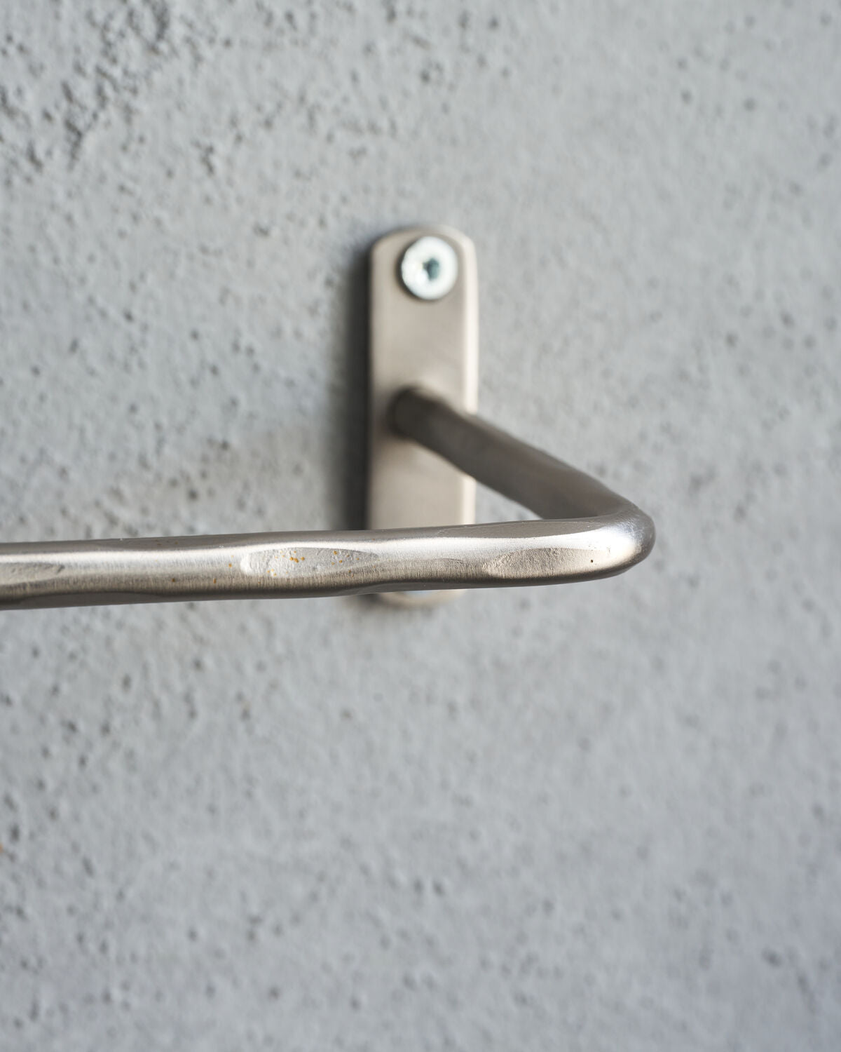 Handtuchhalter, HDWelo, Gebürstetes Silber-Finish in Gebürstetes Silber-Finish präsentiert im Onlineshop von KAQTU Design AG. Handtuchhalter ist von House Doctor