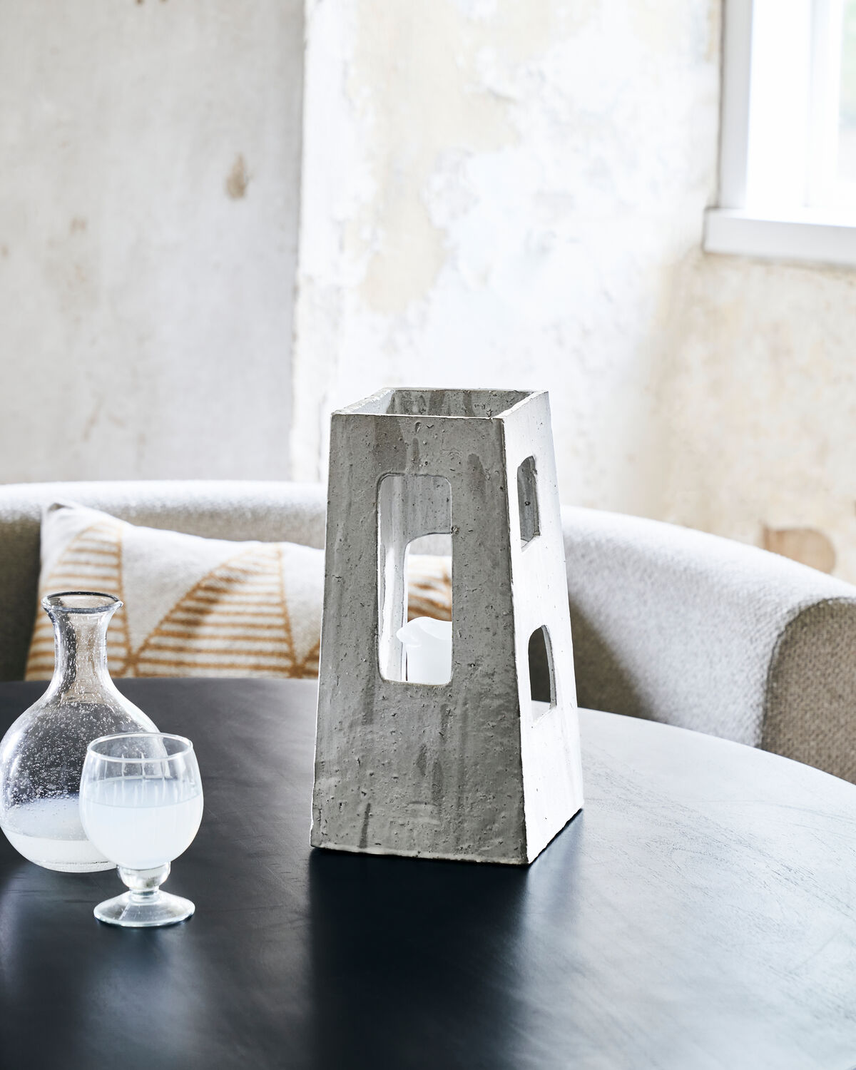 Kunstwerk, Ruun in Hellgrau präsentiert im Onlineshop von KAQTU Design AG. Laterne ist von House Doctor