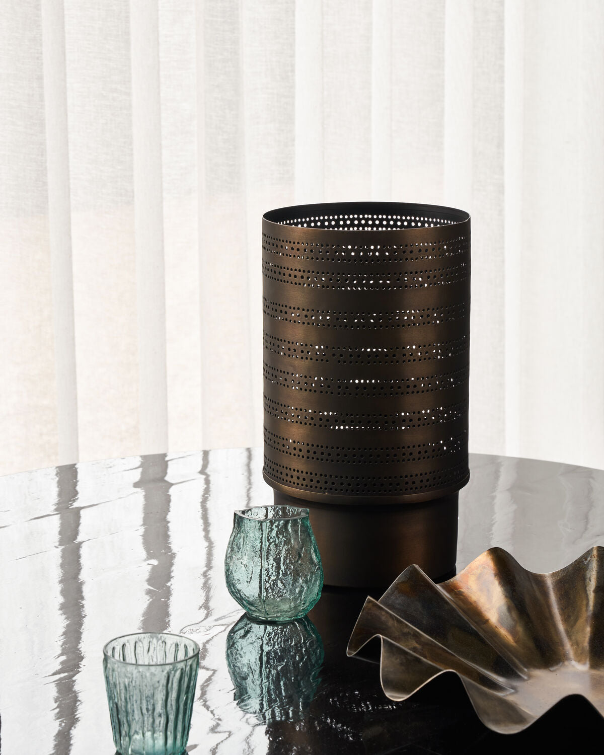 Windlicht, Mesu in Antikes braun präsentiert im Onlineshop von KAQTU Design AG. Kerzenständer ist von House Doctor