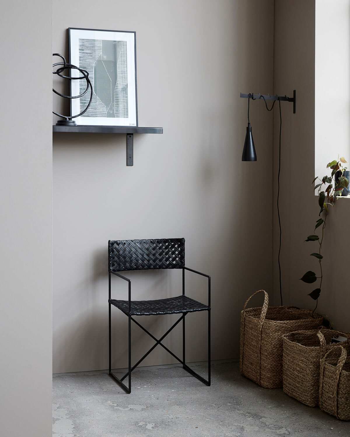 Haken, Puri in Schwarz präsentiert im Onlineshop von KAQTU Design AG. Aufbewahrungskorb ist von House Doctor
