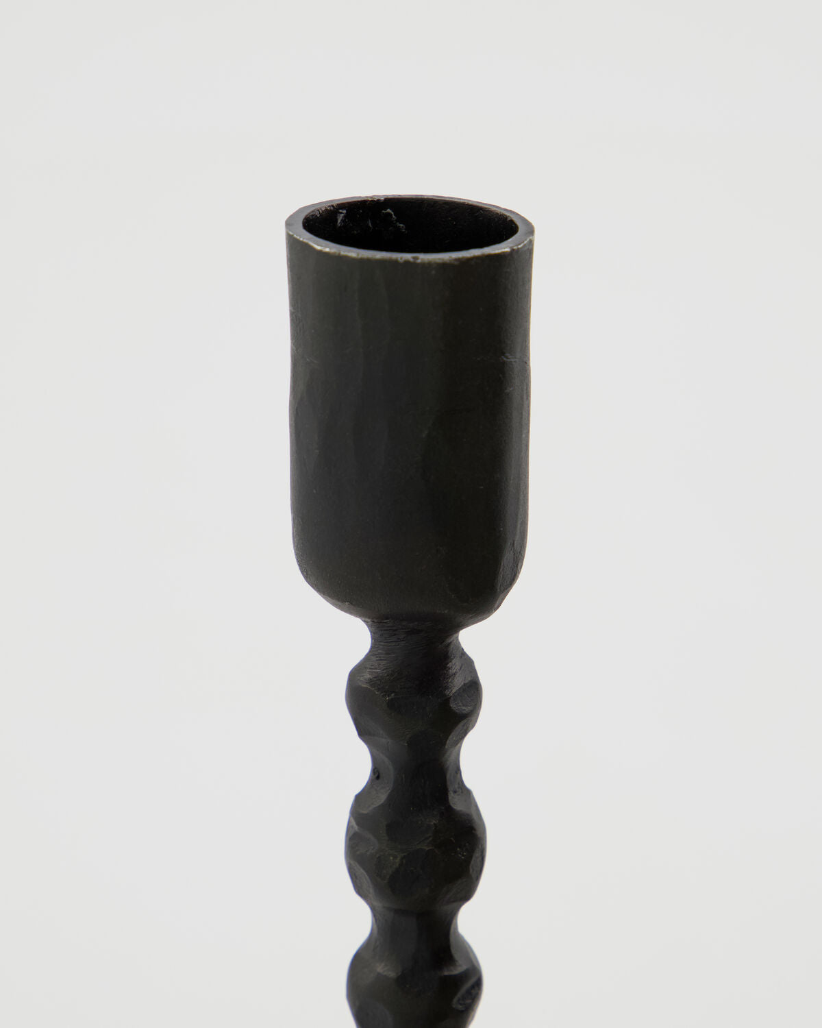 Kerzenständer, HDMala, Schwarz in Schwarz präsentiert im Onlineshop von KAQTU Design AG. Kerzenständer ist von House Doctor