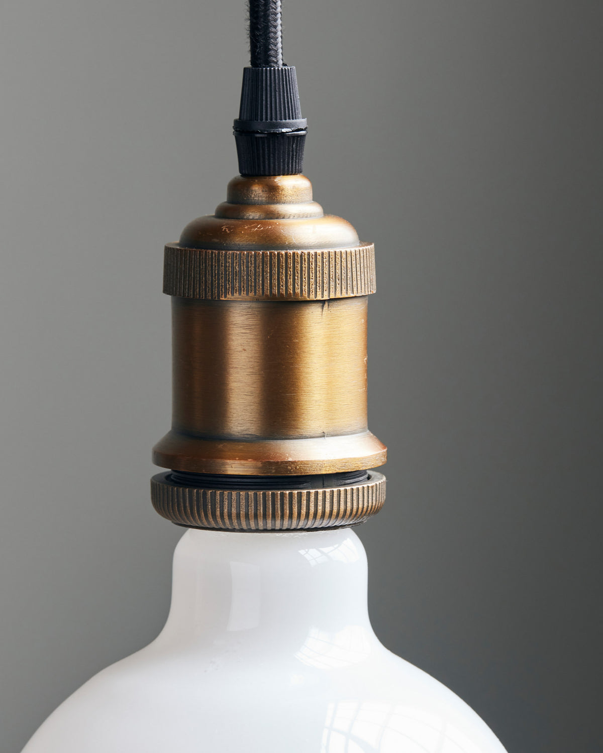 Fassung, Fly in Messing präsentiert im Onlineshop von KAQTU Design AG. Kabel / Lampenfassung ist von House Doctor