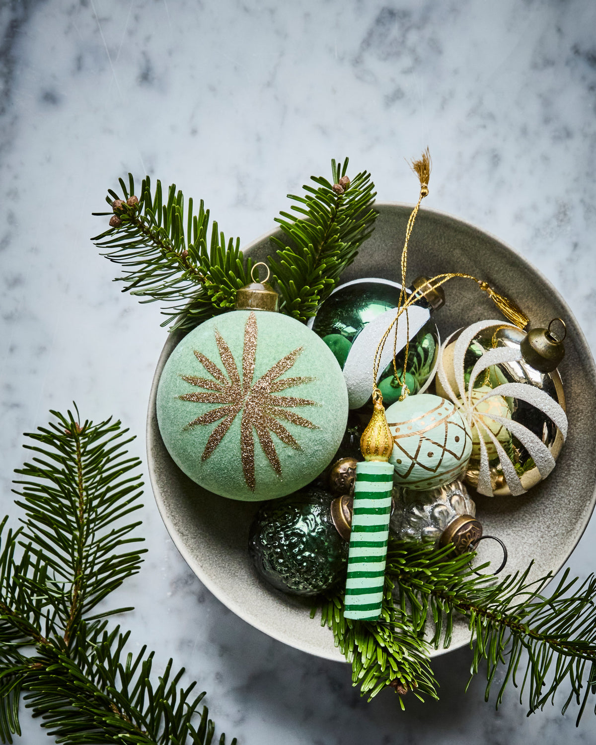 Ornamente, HDFlos, Minzgrün in Minzgrün präsentiert im Onlineshop von KAQTU Design AG. Ornament ist von House Doctor