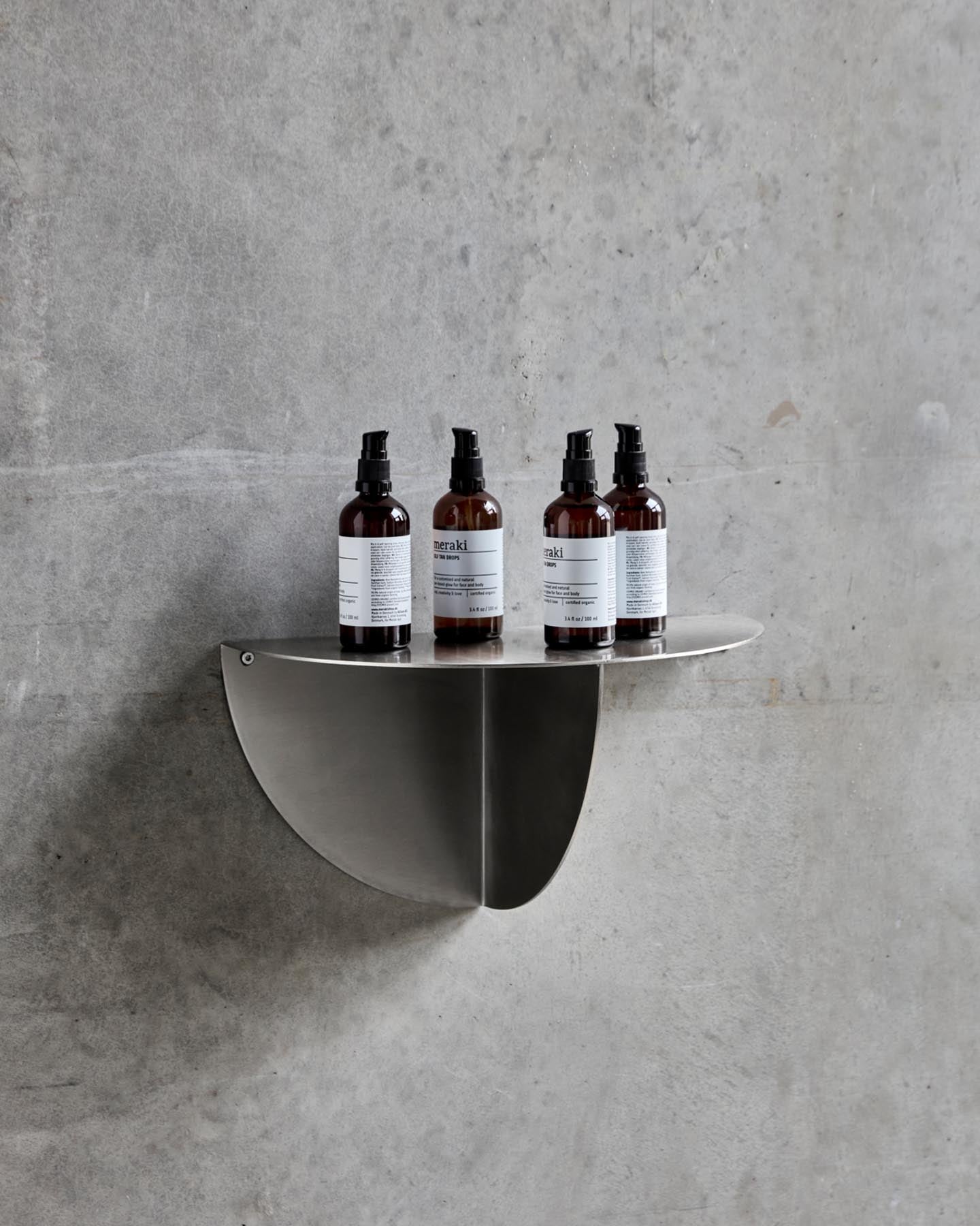 Eleganter Beistelltisch HDMega von House Doctor in gebürstetem Silber-Finish. Ideal für stilvolle Akzente in jedem Raum.