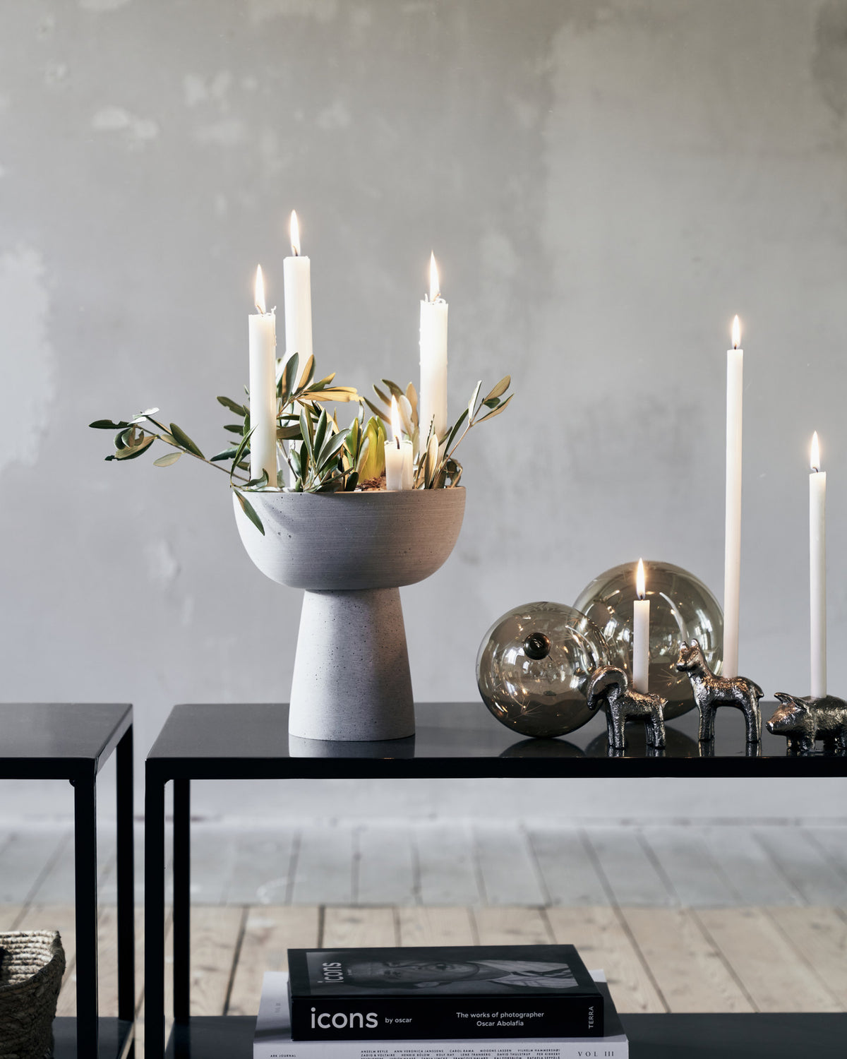 Kerzenständer, HDMarb, Grau in Grau präsentiert im Onlineshop von KAQTU Design AG. Kerzenständer ist von House Doctor