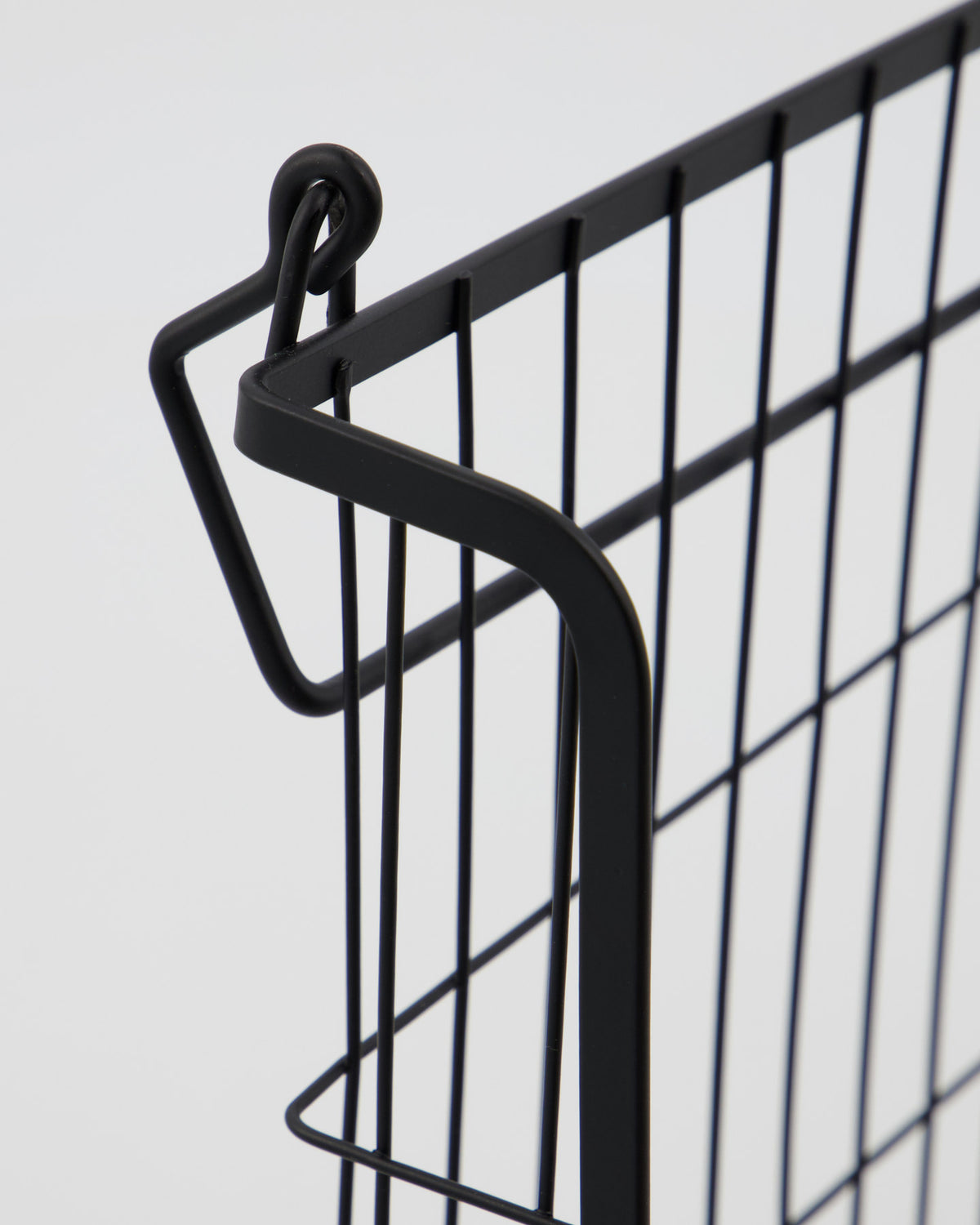 Korb, HDTaw, Mattschwarz in Mattschwarz präsentiert im Onlineshop von KAQTU Design AG. Aufbewahrungsbehälter ist von House Doctor
