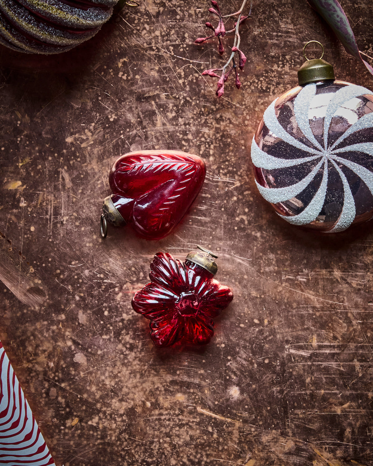 Ornamente, HDHeart and Star, Rot in Rot präsentiert im Onlineshop von KAQTU Design AG. Weihnachtszubehör ist von House Doctor