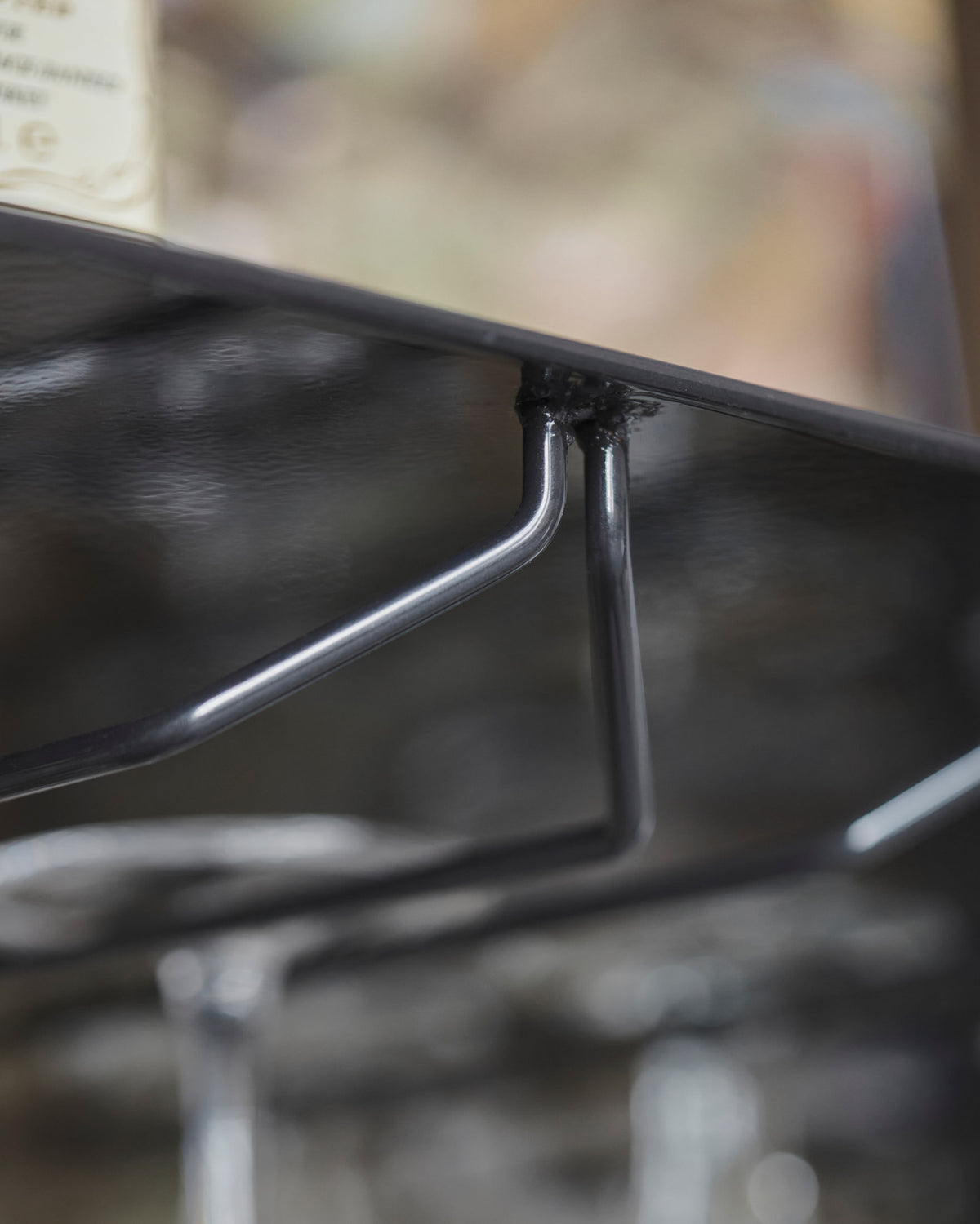 Glass rack, HDFari, Schwarz in Schwarz präsentiert im Onlineshop von KAQTU Design AG. Wandregal ist von House Doctor