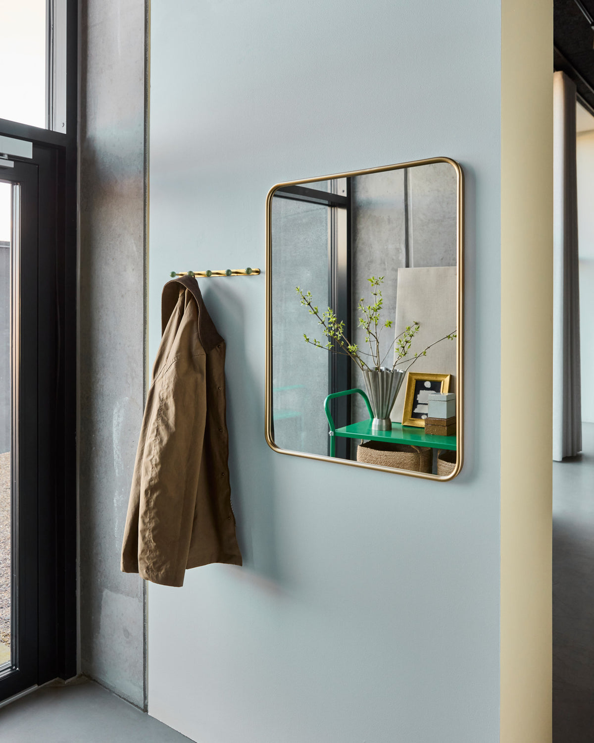 Spiegel, HDMirror, Gold in Gold präsentiert im Onlineshop von KAQTU Design AG. Wandspiegel ist von House Doctor