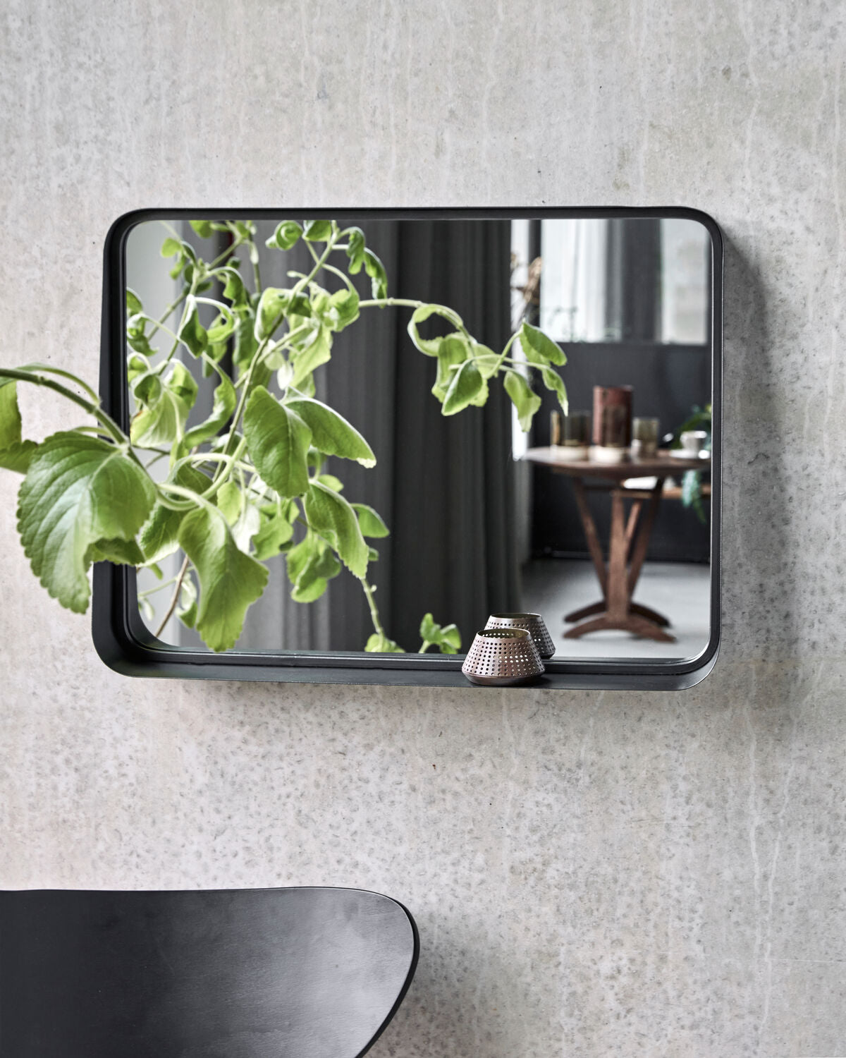 Spiegel mit Rahmen, HDPejo, Antikes Schwarz in Antikes Schwarz präsentiert im Onlineshop von KAQTU Design AG. Spiegel ist von House Doctor