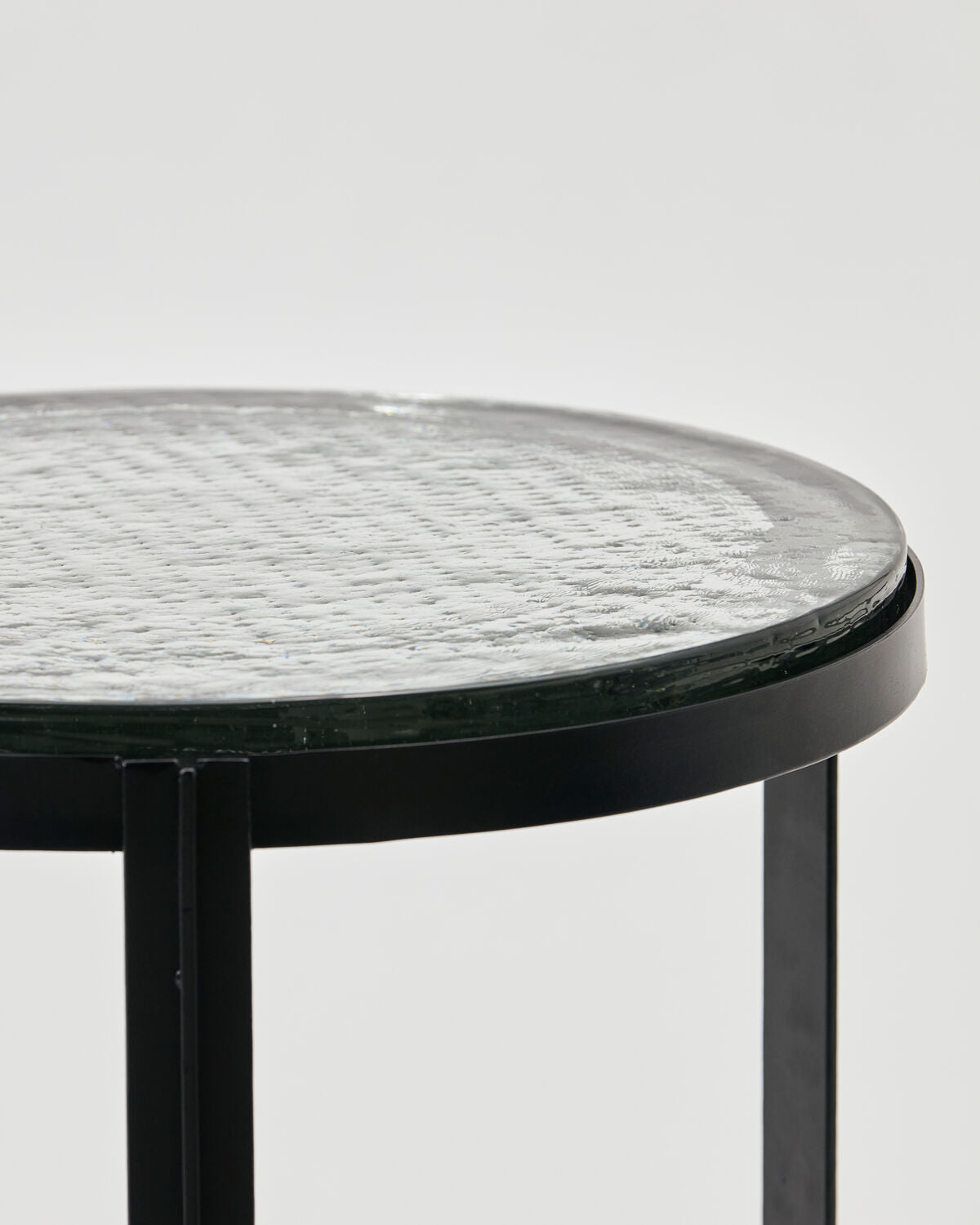 Couchtisch, Smoke in Schwarz präsentiert im Onlineshop von KAQTU Design AG. Beistelltisch ist von House Doctor
