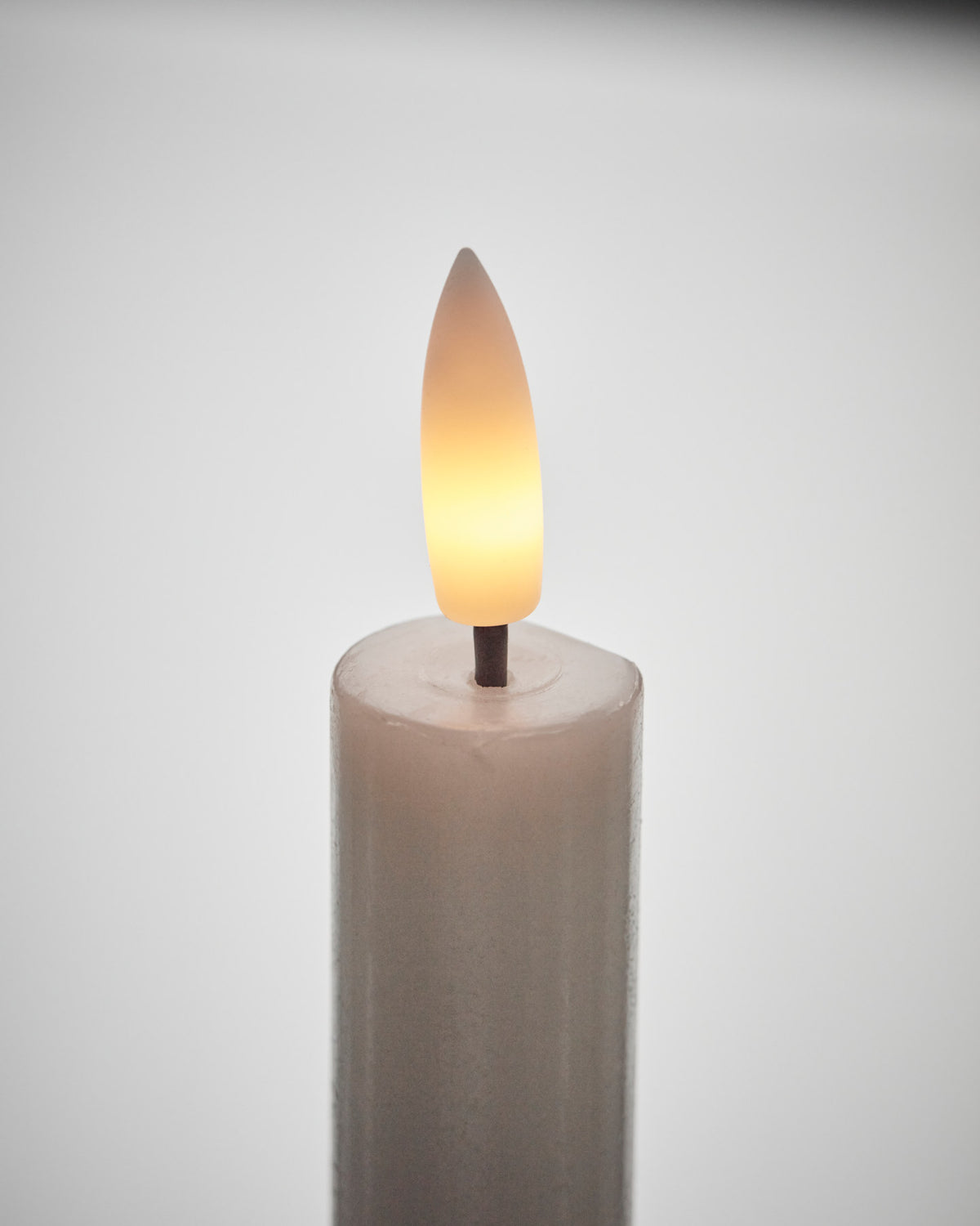 Kerze, HDLED, Weiß in Weiß präsentiert im Onlineshop von KAQTU Design AG. Kerzen ist von House Doctor