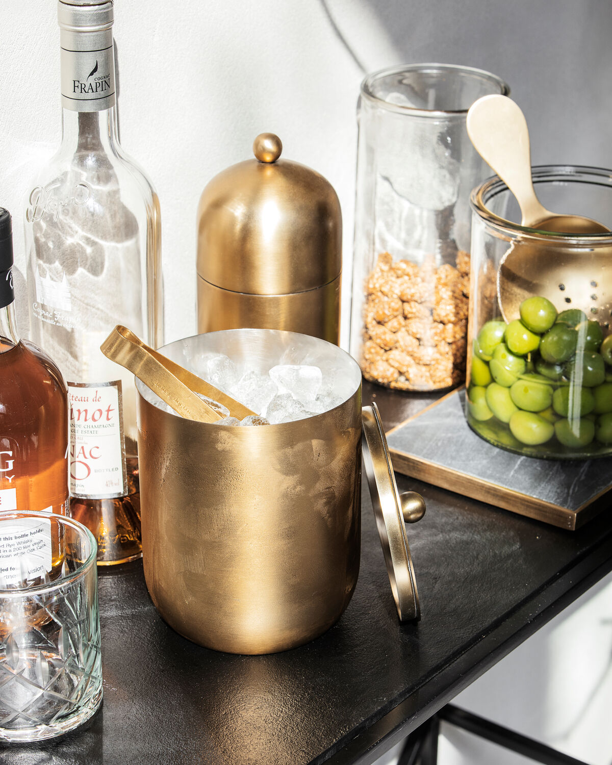 Eis-/Weinkühler, Alir in Messing-finish präsentiert im Onlineshop von KAQTU Design AG. Weinzubehör ist von House Doctor