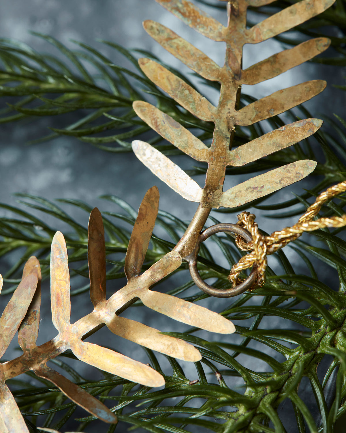 Ornament, Lamet in Messing präsentiert im Onlineshop von KAQTU Design AG. Weihnachtszubehör ist von House Doctor