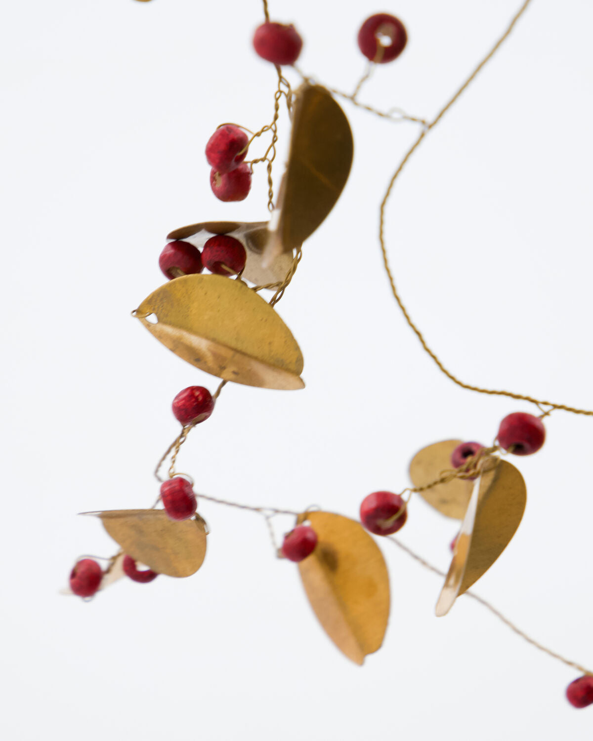 Girlande, HDLeafi, Messing-finish in Messing-finish präsentiert im Onlineshop von KAQTU Design AG. Weihnachtszubehör ist von House Doctor