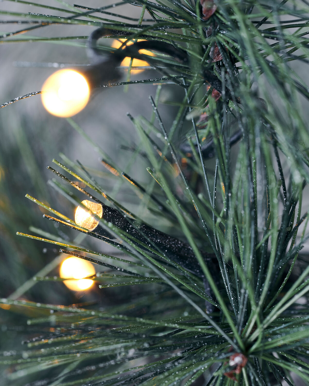 Weihnachtsbaum, w. 40 wire LED lights in Natur präsentiert im Onlineshop von KAQTU Design AG. Weihnachtszubehör ist von House Doctor