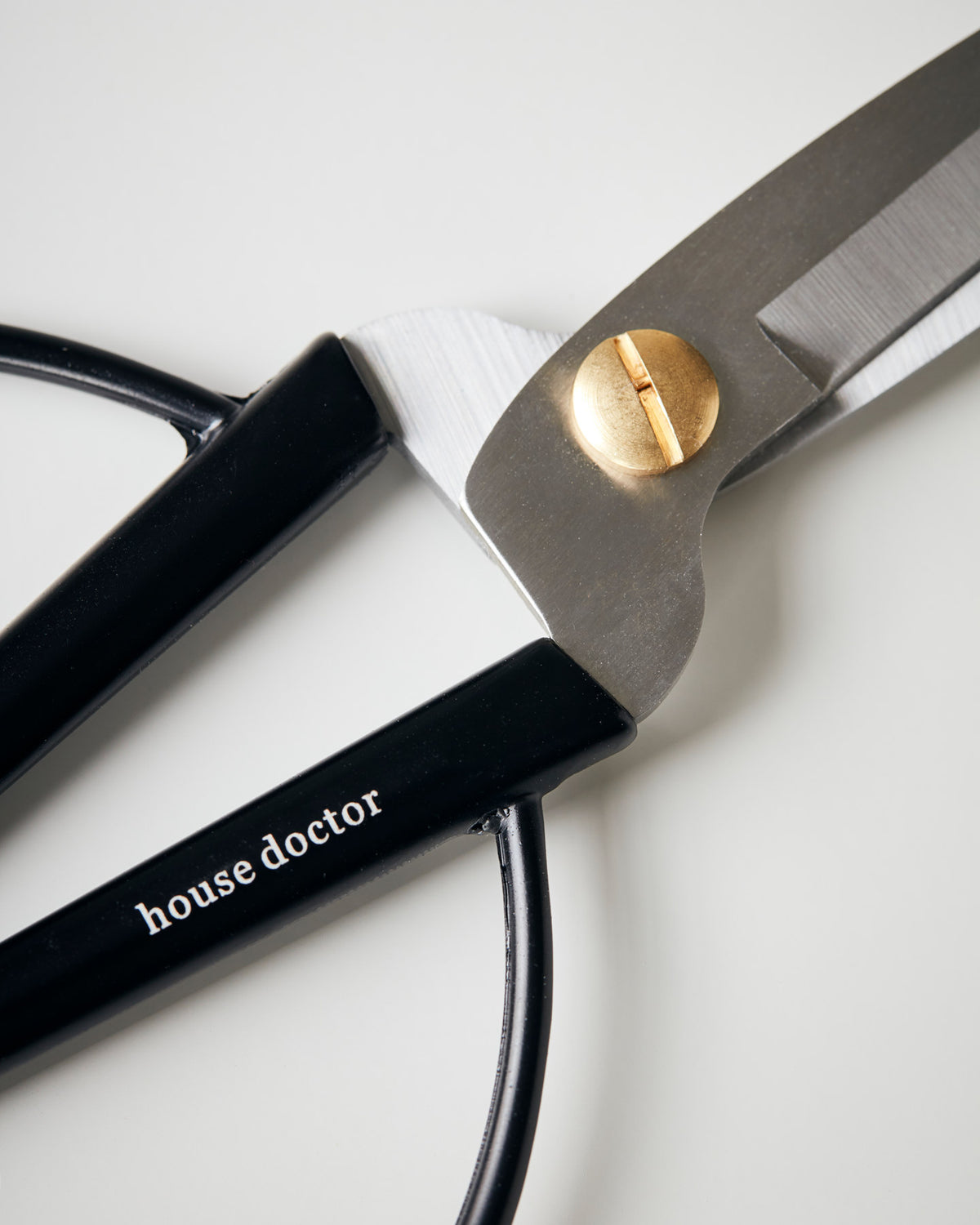 Schere, Shears in Black/Silver präsentiert im Onlineshop von KAQTU Design AG. Büromaterial ist von House Doctor