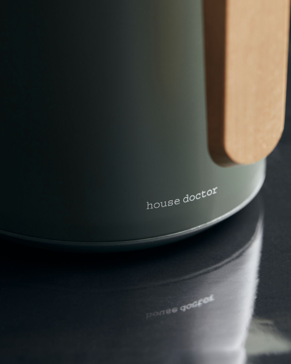 Thermoskanne, Cole in Grün präsentiert im Onlineshop von KAQTU Design AG. Thermosflasche ist von House Doctor