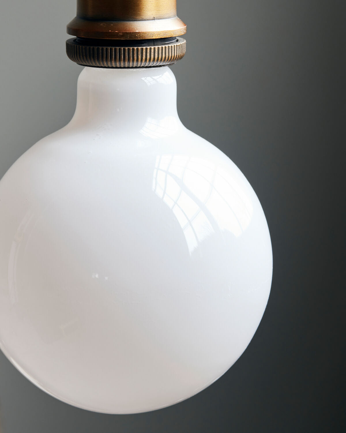 HDMega Edison, Weiß in Weiß präsentiert im Onlineshop von KAQTU Design AG. Kabel / Lampenfassung ist von House Doctor