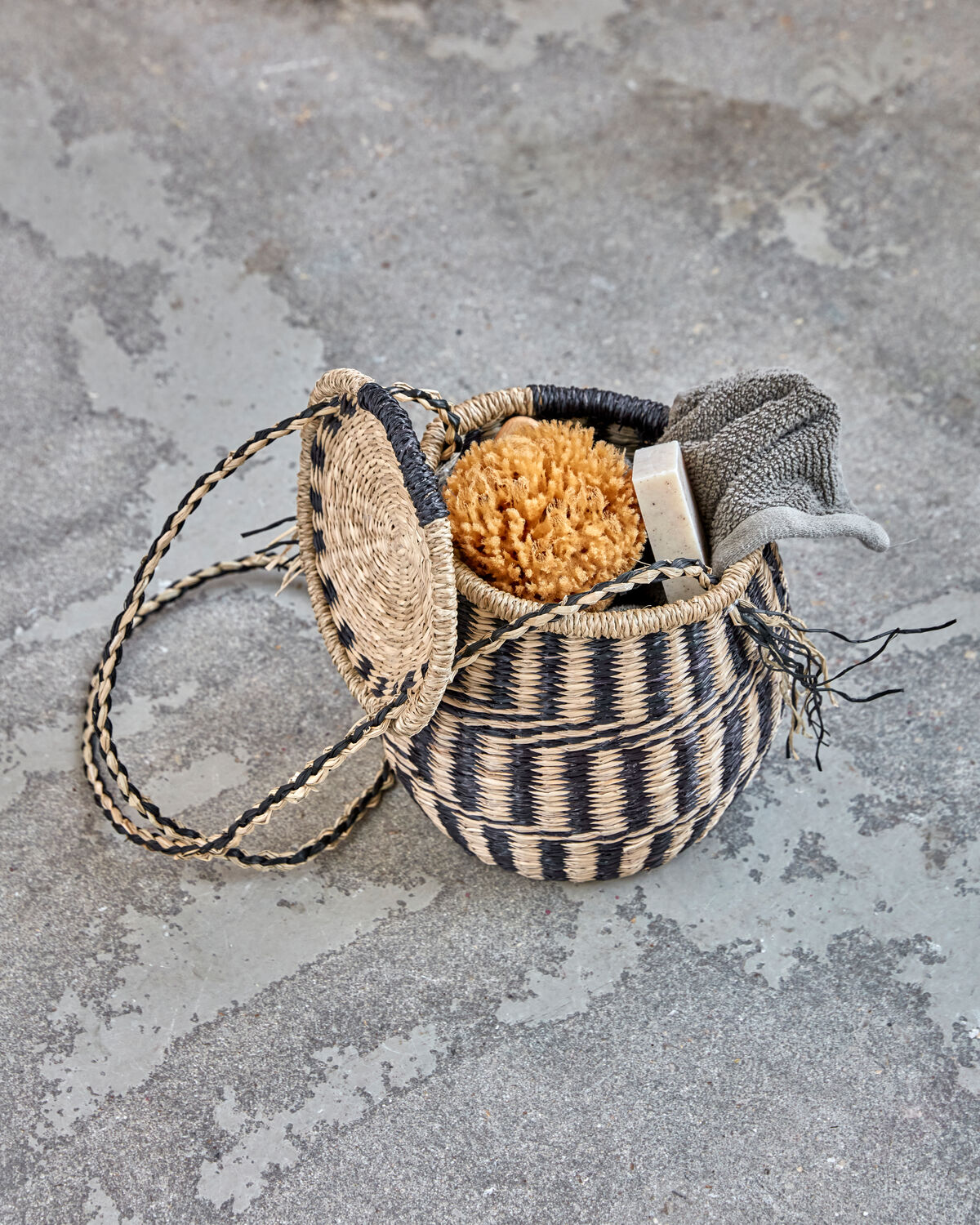 Aufbewahrungskorb, HDIsa, Natur;Schwarz in Natur, Schwarz präsentiert im Onlineshop von KAQTU Design AG. Aufbewahrungskorb ist von House Doctor