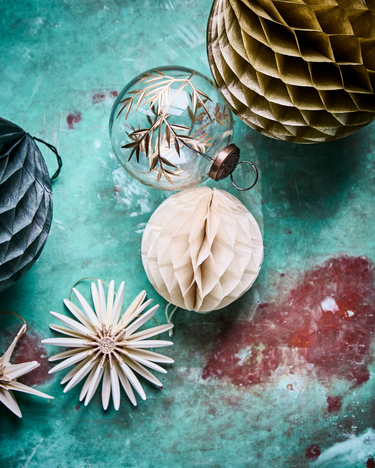 Ornamente, HDOrb, Elfenbein in Elfenbein präsentiert im Onlineshop von KAQTU Design AG. Weihnachtszubehör ist von House Doctor