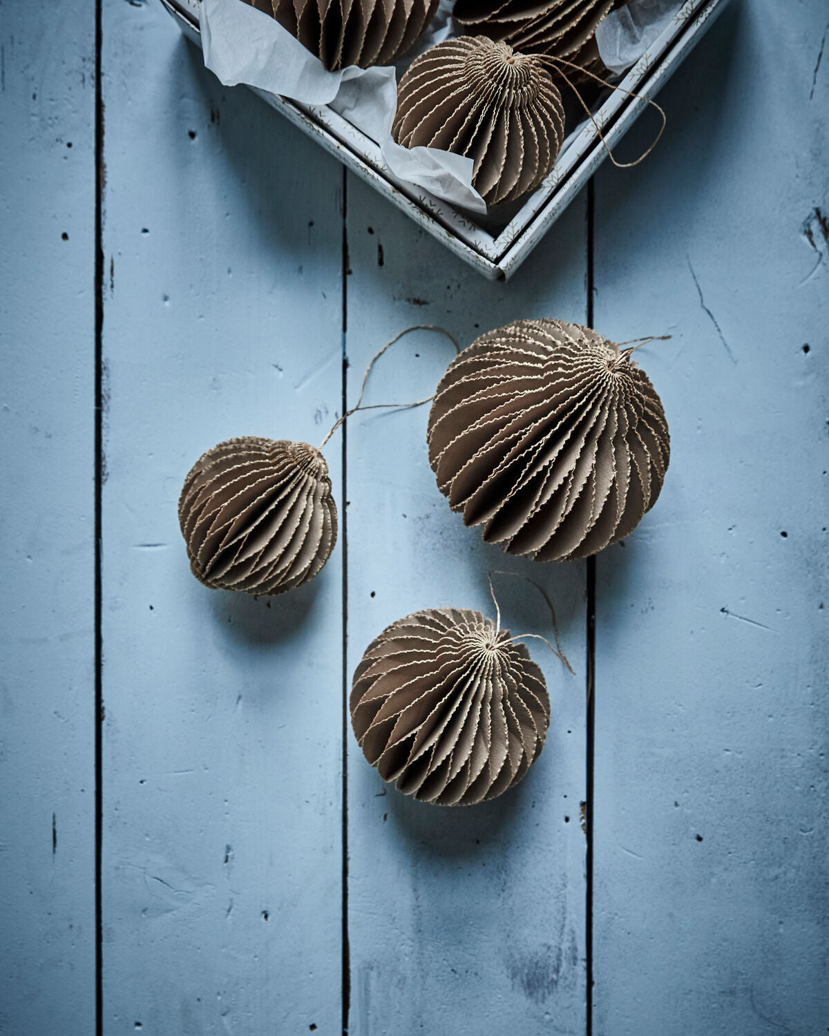 Ornamente, HDAlsta, Braun in Braun präsentiert im Onlineshop von KAQTU Design AG. Weihnachtszubehör ist von House Doctor