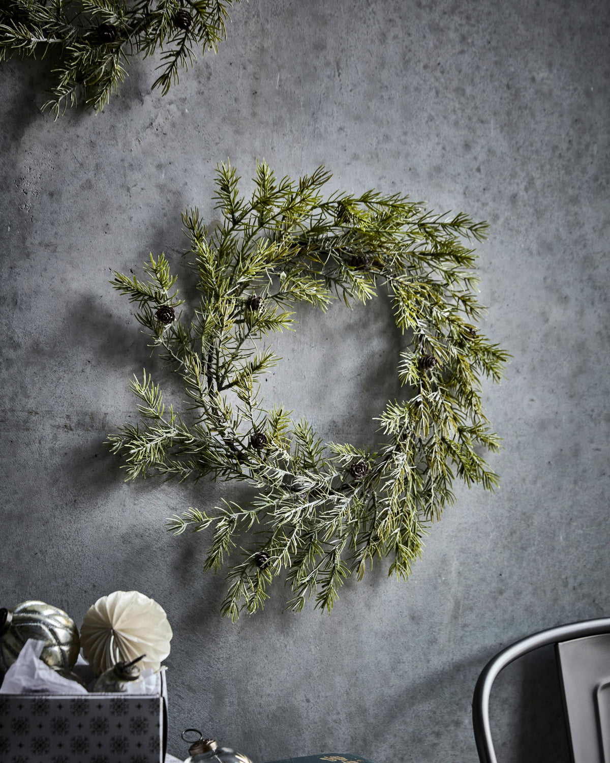Kranz, HDFrost, Grün in Grün präsentiert im Onlineshop von KAQTU Design AG. Weihnachtskränze ist von House Doctor