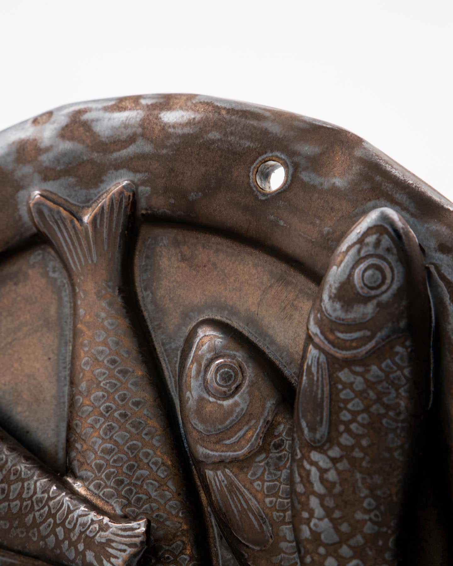 Verleihen Sie Ihrem Raum mit dem Wandobjekt HDPlate Braun von House Doctor maritimen Charme. Handgefertigte Wandteller aus Metall mit einzigartigen Reliefmotiven.