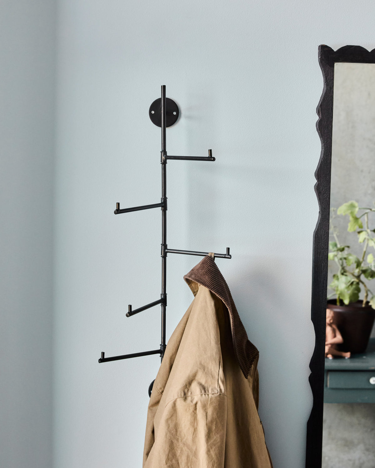 Hakenleiste, HDFlex, Schwarz in Schwarz präsentiert im Onlineshop von KAQTU Design AG. Kleiderhaken ist von House Doctor