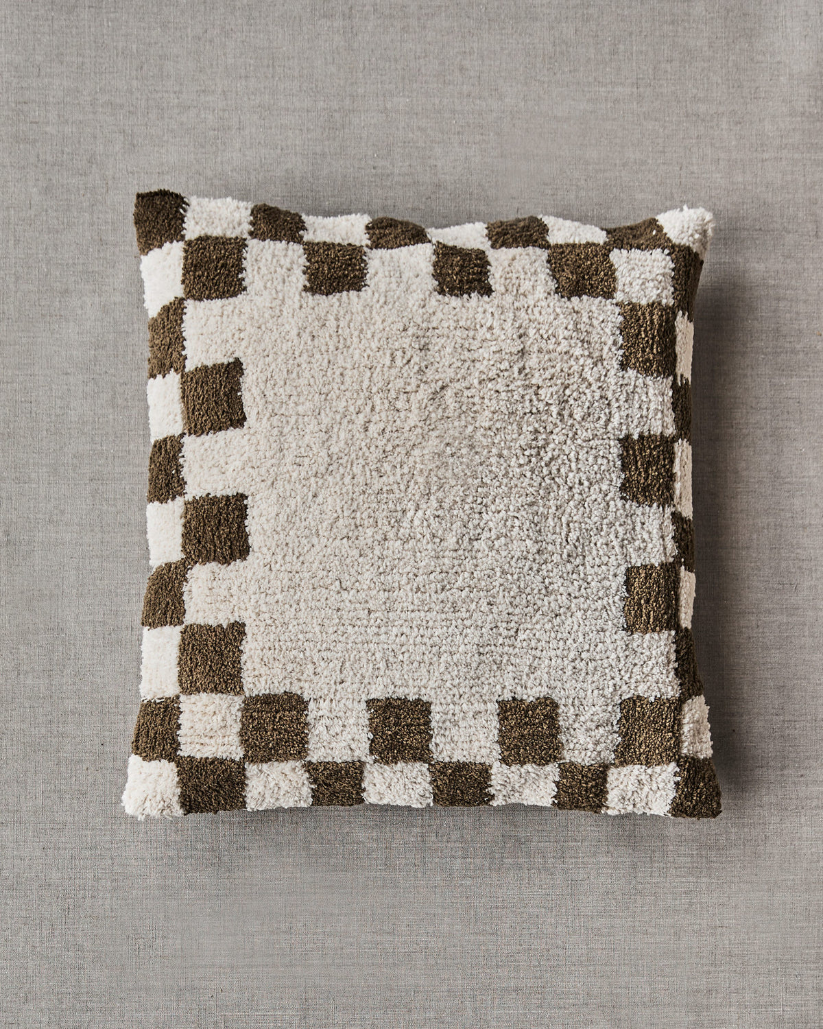 Kissenbezug, HDChess, Grün,Off-White in Grün, Off-White präsentiert im Onlineshop von KAQTU Design AG. Deko Kissenbezug ist von House Doctor