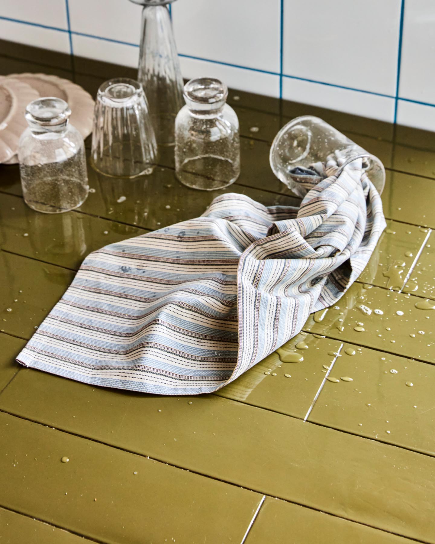 Elegante Geschirrhandtücher HDCook in Blau und Sand von House Doctor. Hochwertige Baumwolle, vielseitig einsetzbar und stilvoll für jede Küche.